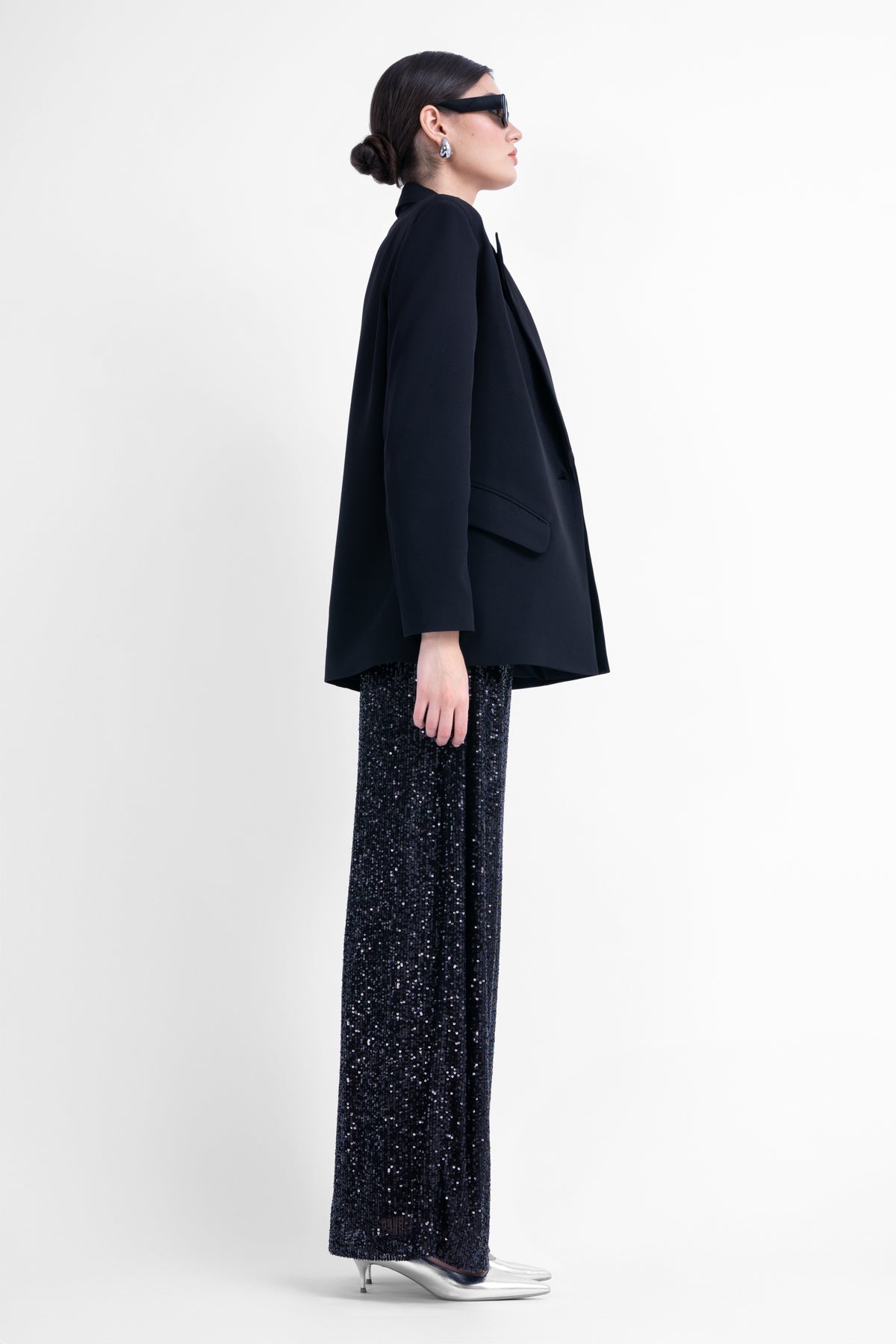 Sacou negru regular cu buzunare asimetrice