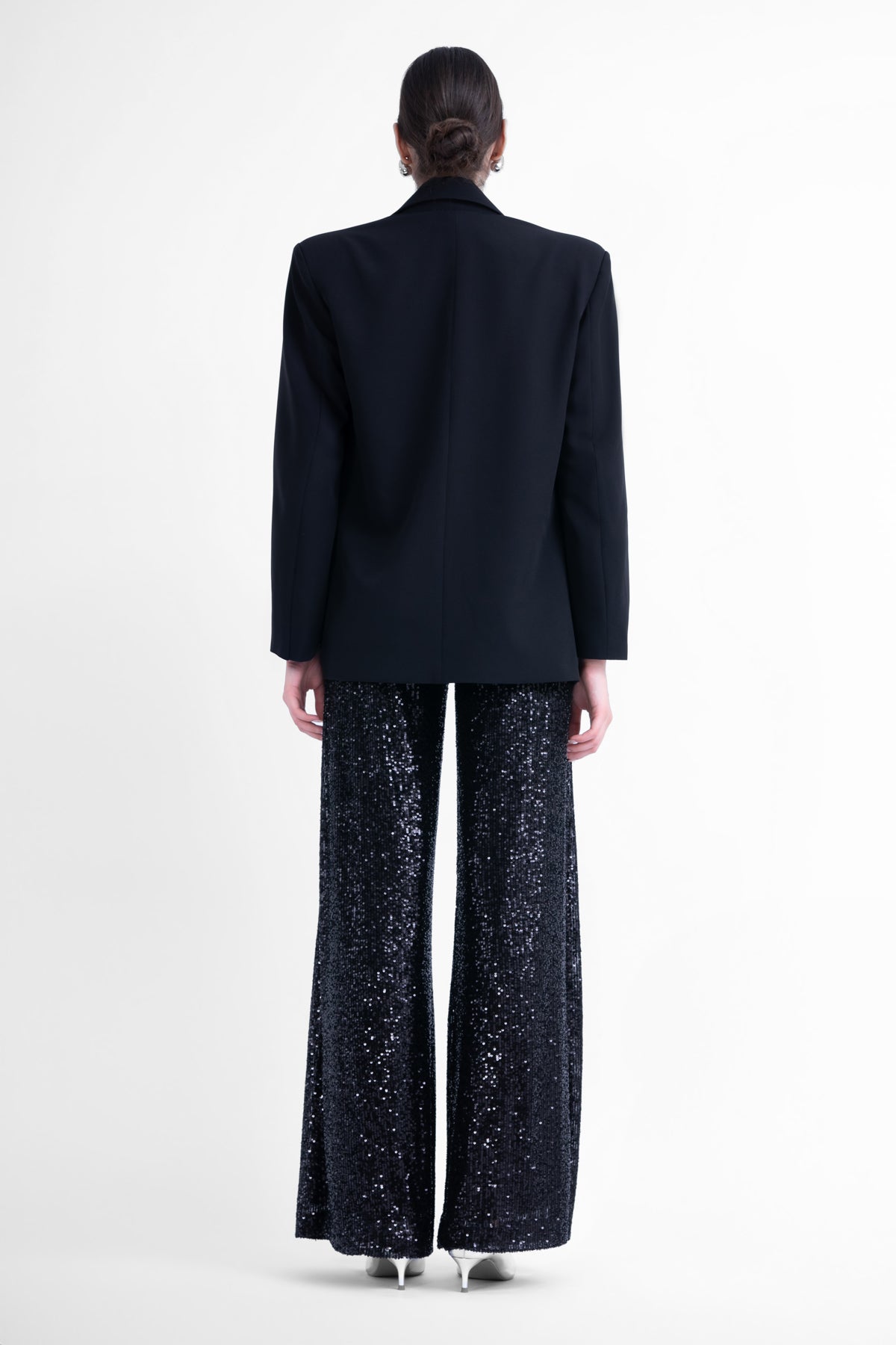 Black regular blazer with asymmetrical flap pockets