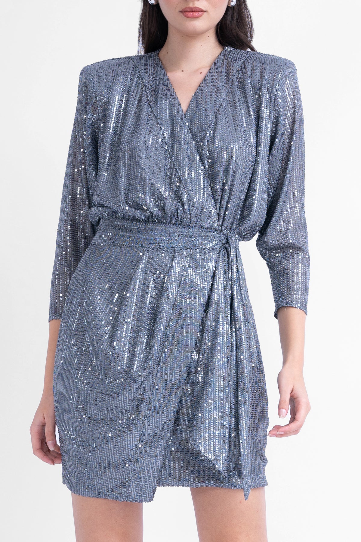 Rochie mini din paiete gri cu bust bluzat si cordon ajustabil