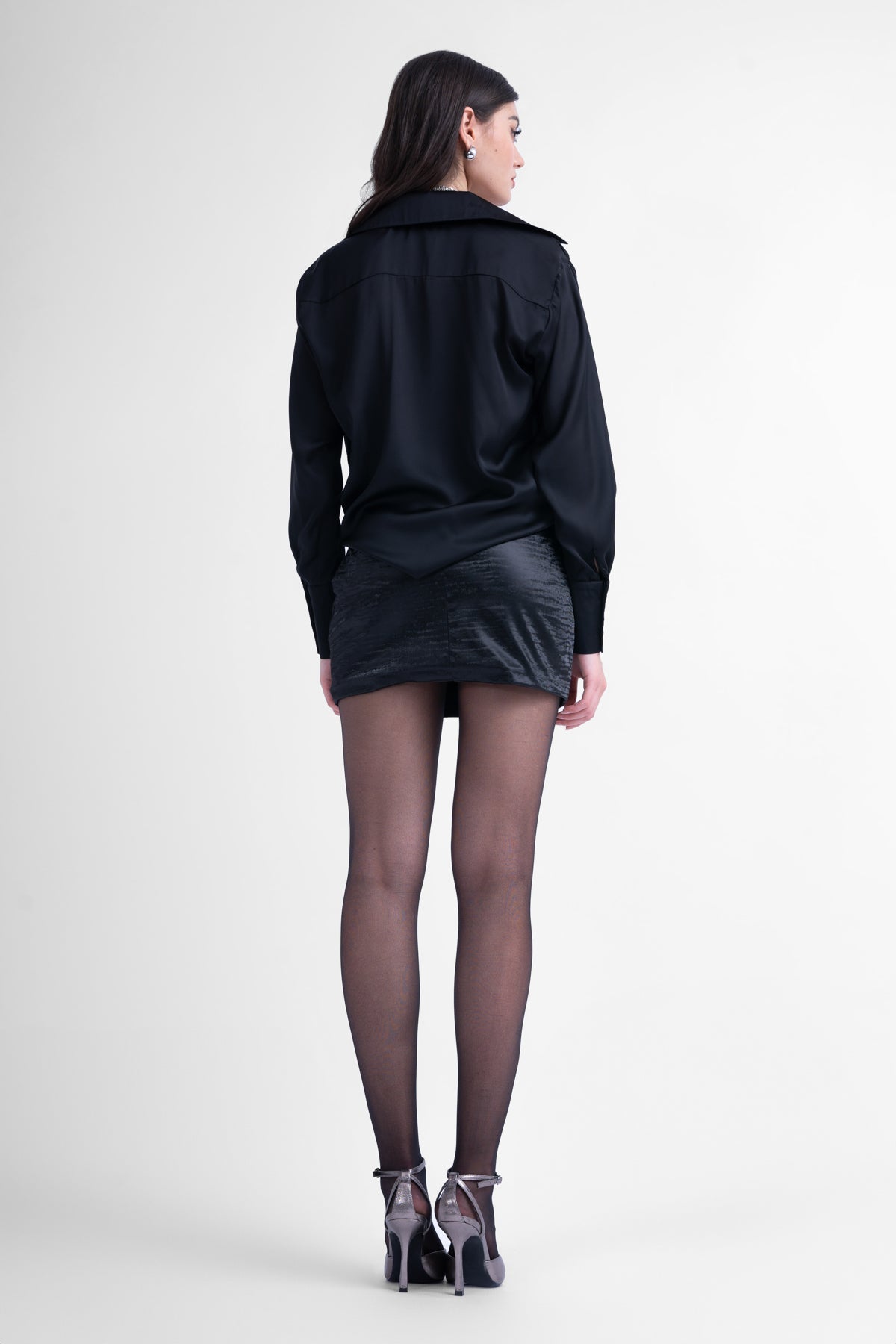 Camasa neagra cu umeri fronsati