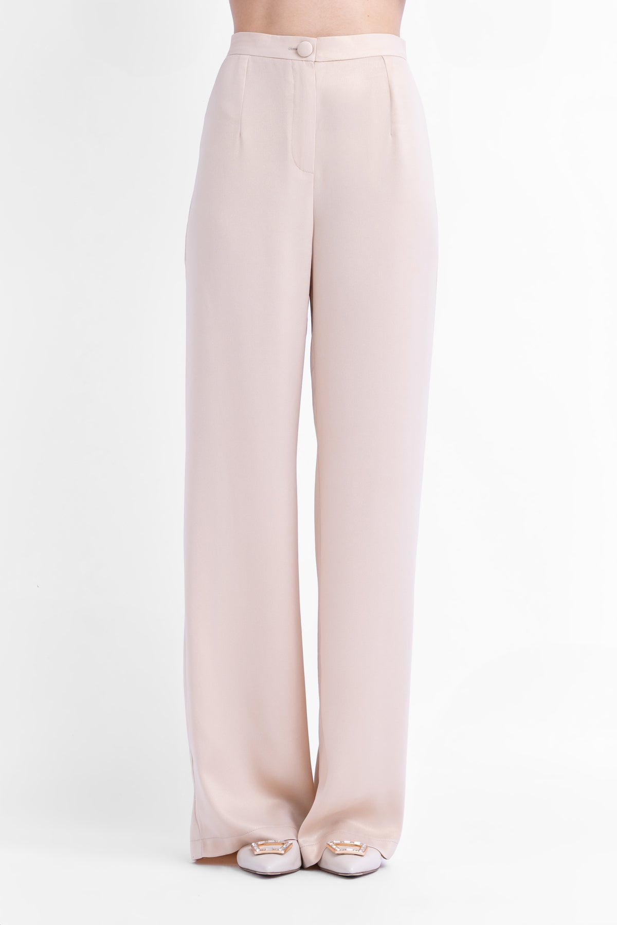 Ivoire shimmery suit with slim fit blazer and wide leg trousers