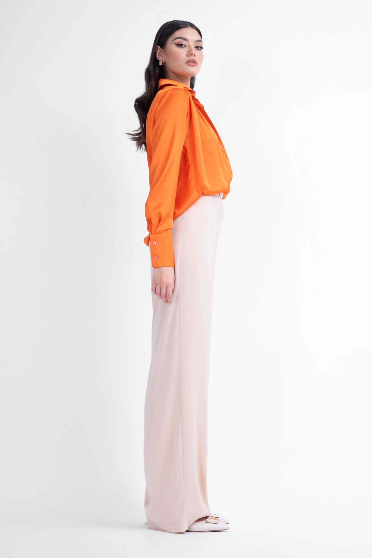 Camasa portocalie cu umeri fronsati