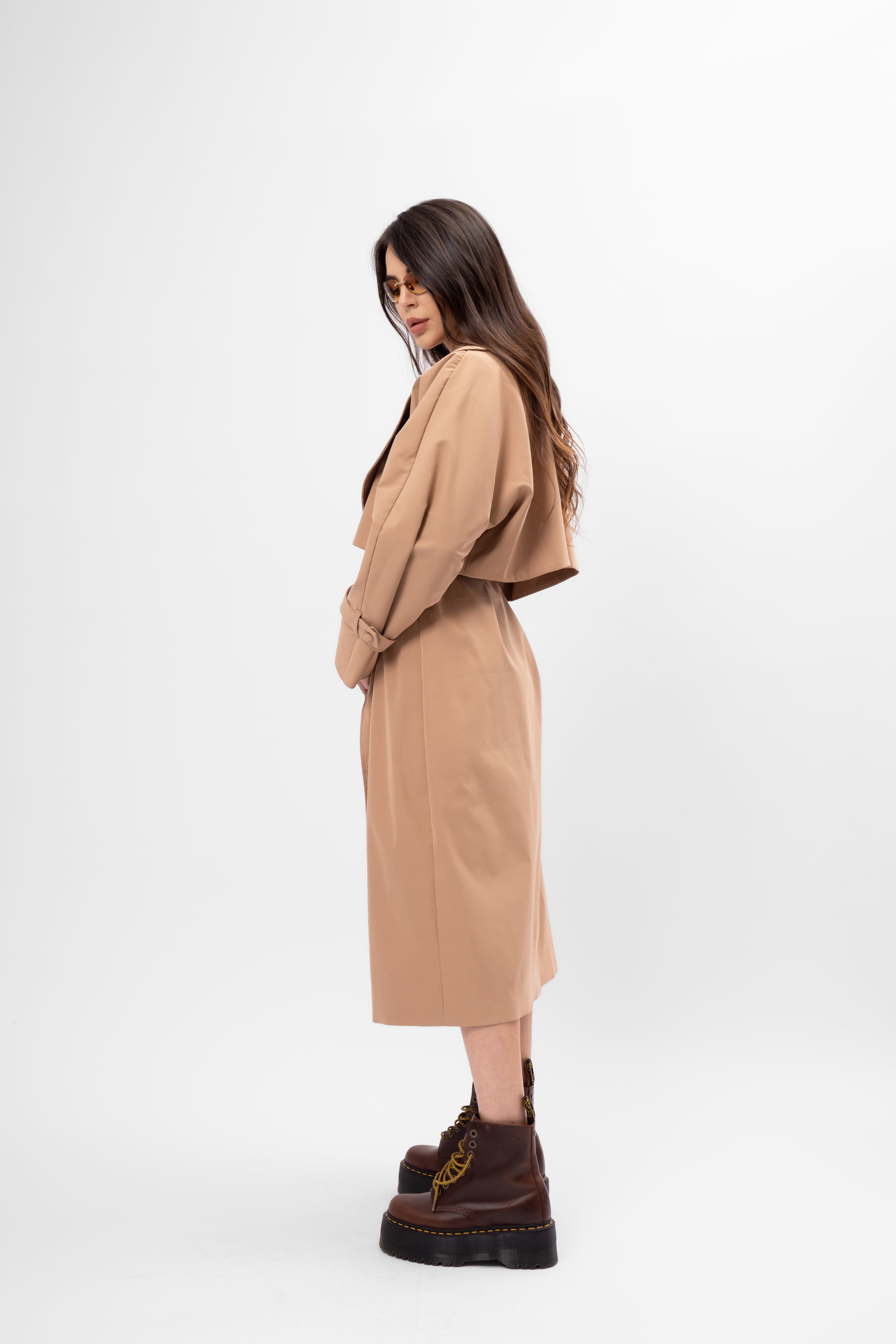 CAMEL TRENCH COAT WITH BELT AND RAGLAN SLEEVES
