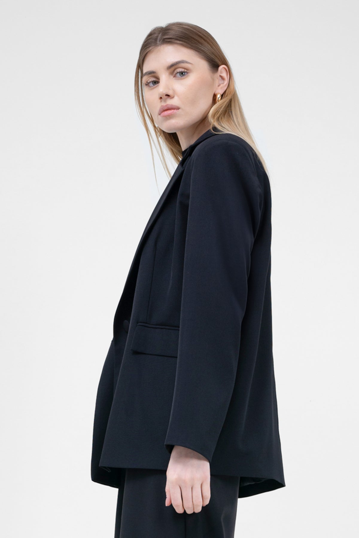 Sacou regular negru cu buzunar dublu