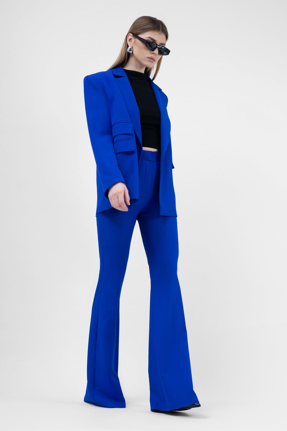 Electric Blue Suit With Regular Blazer With Double Pocket And Flared Trousers