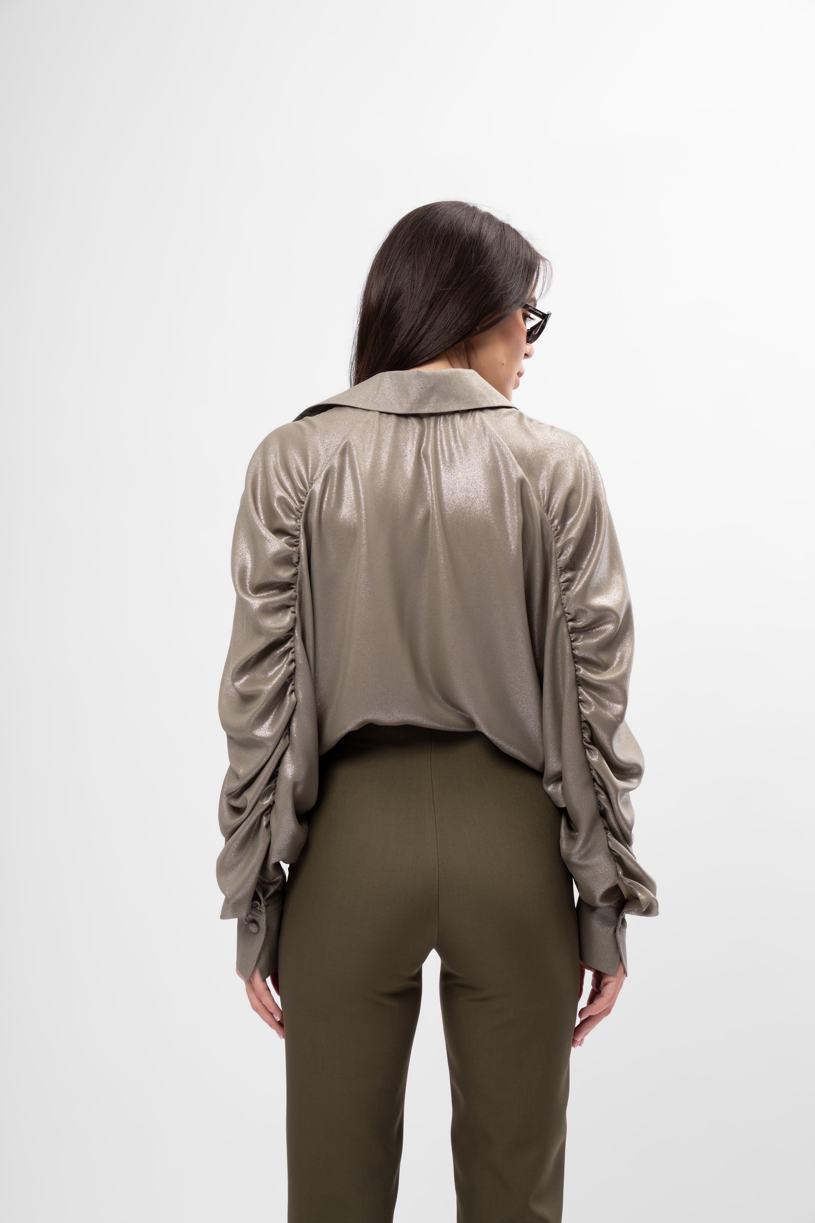 Cămașă Khaki Oversized din Material Metalizat cu Mâneci Bufante