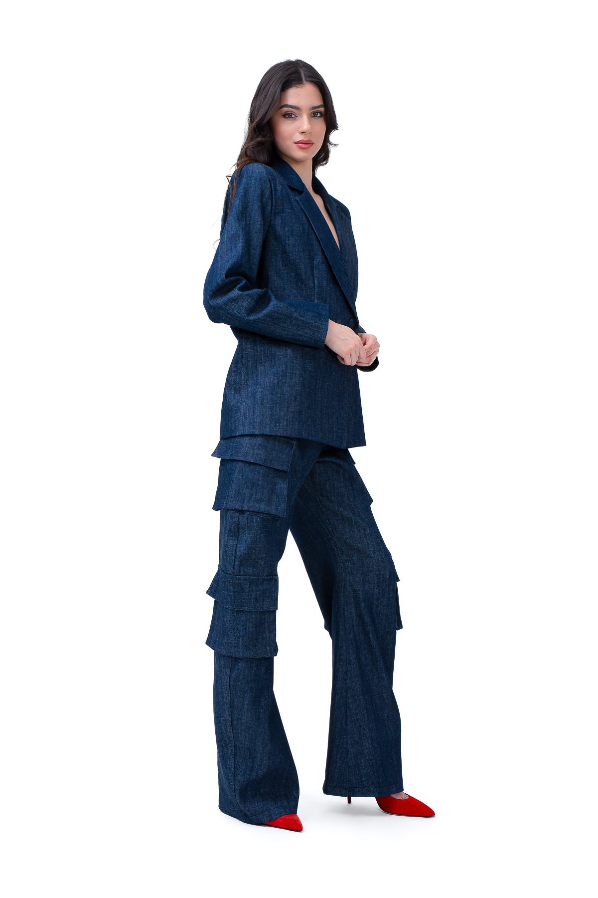 Costum albastru din denim cu sacou oversized si pantaloni cargo