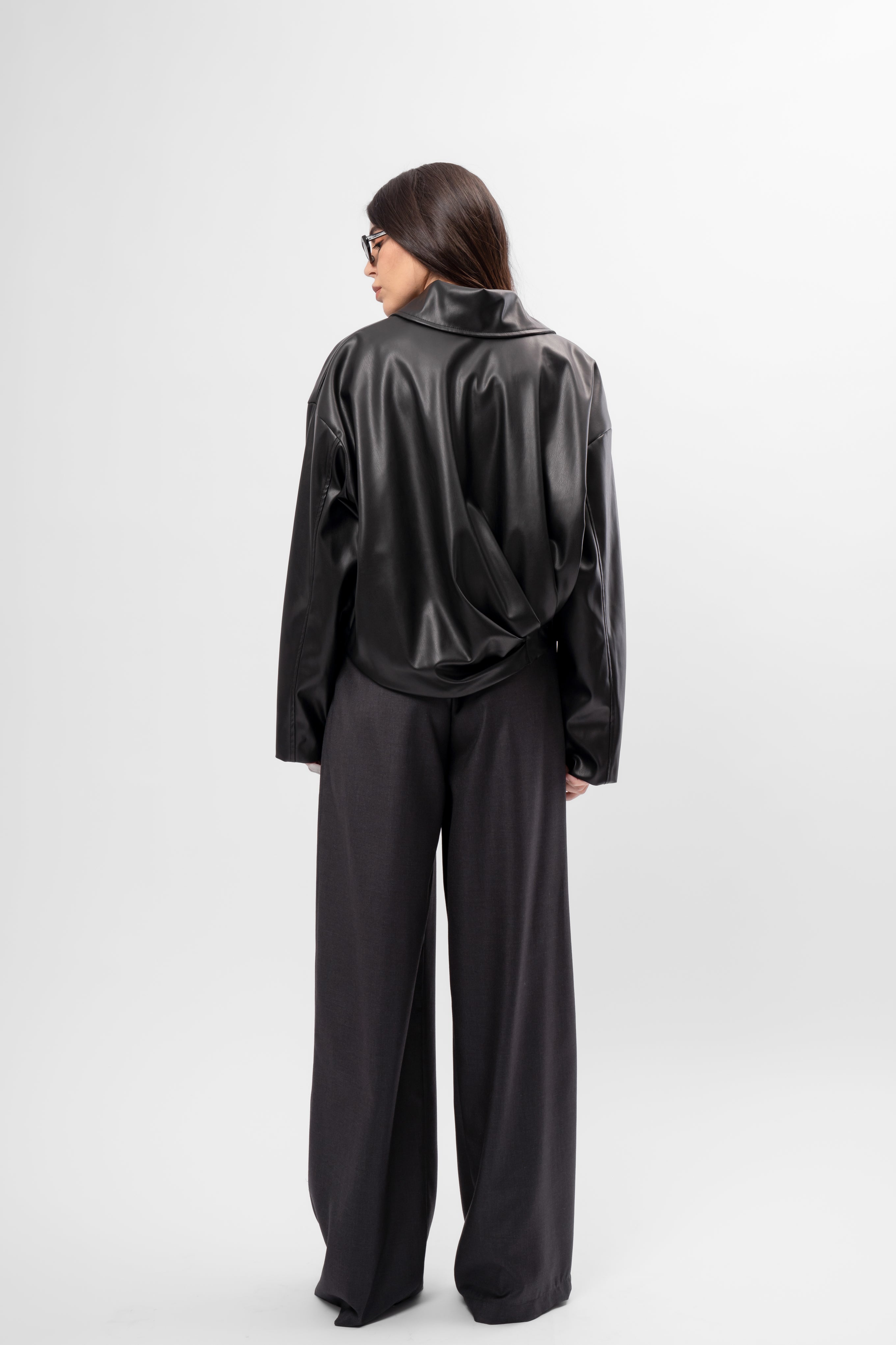 Geacă Crop Oversized cu Drapaje Culoare Neagra