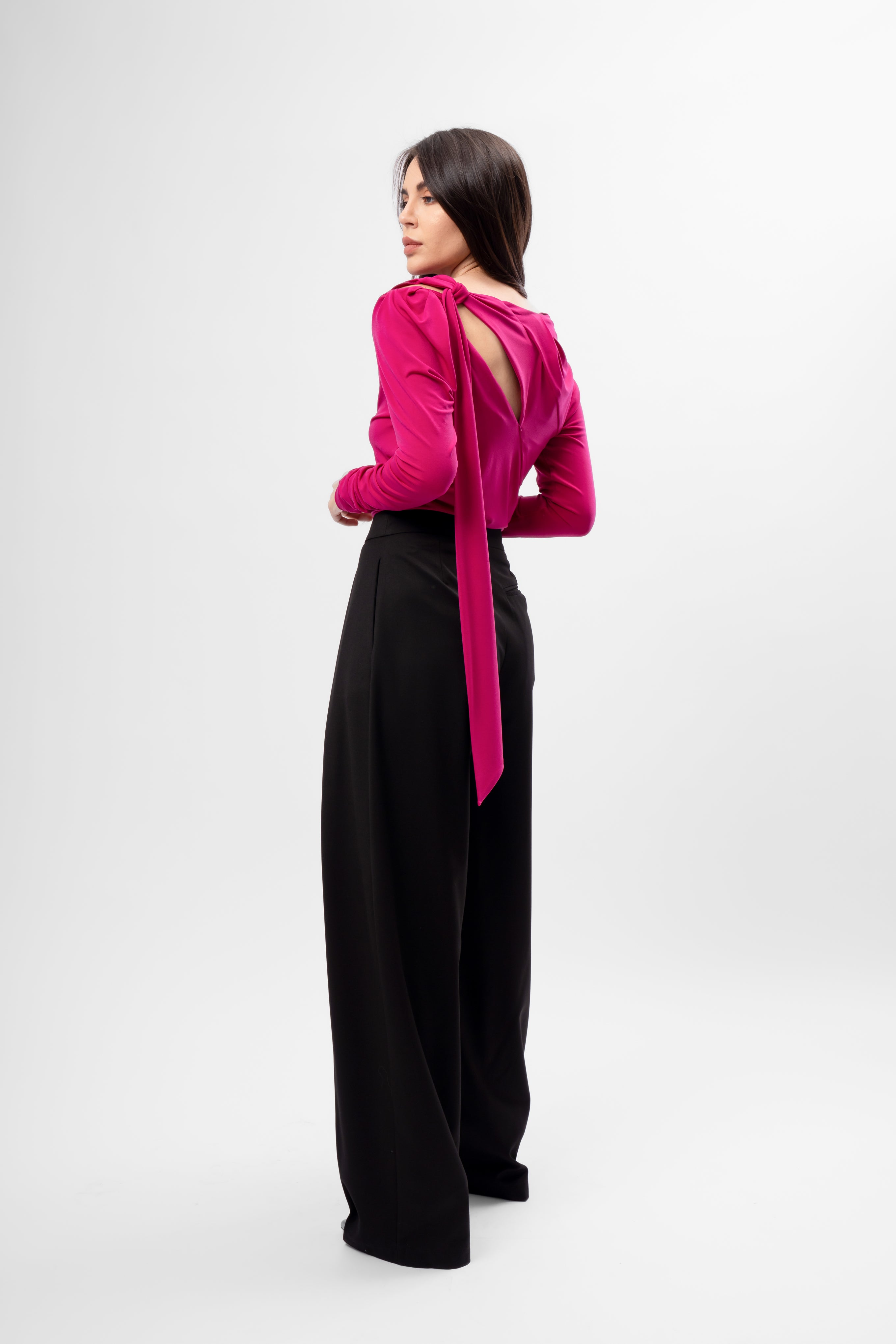 Bluză fucsia din jerse cu decolteu asimetric