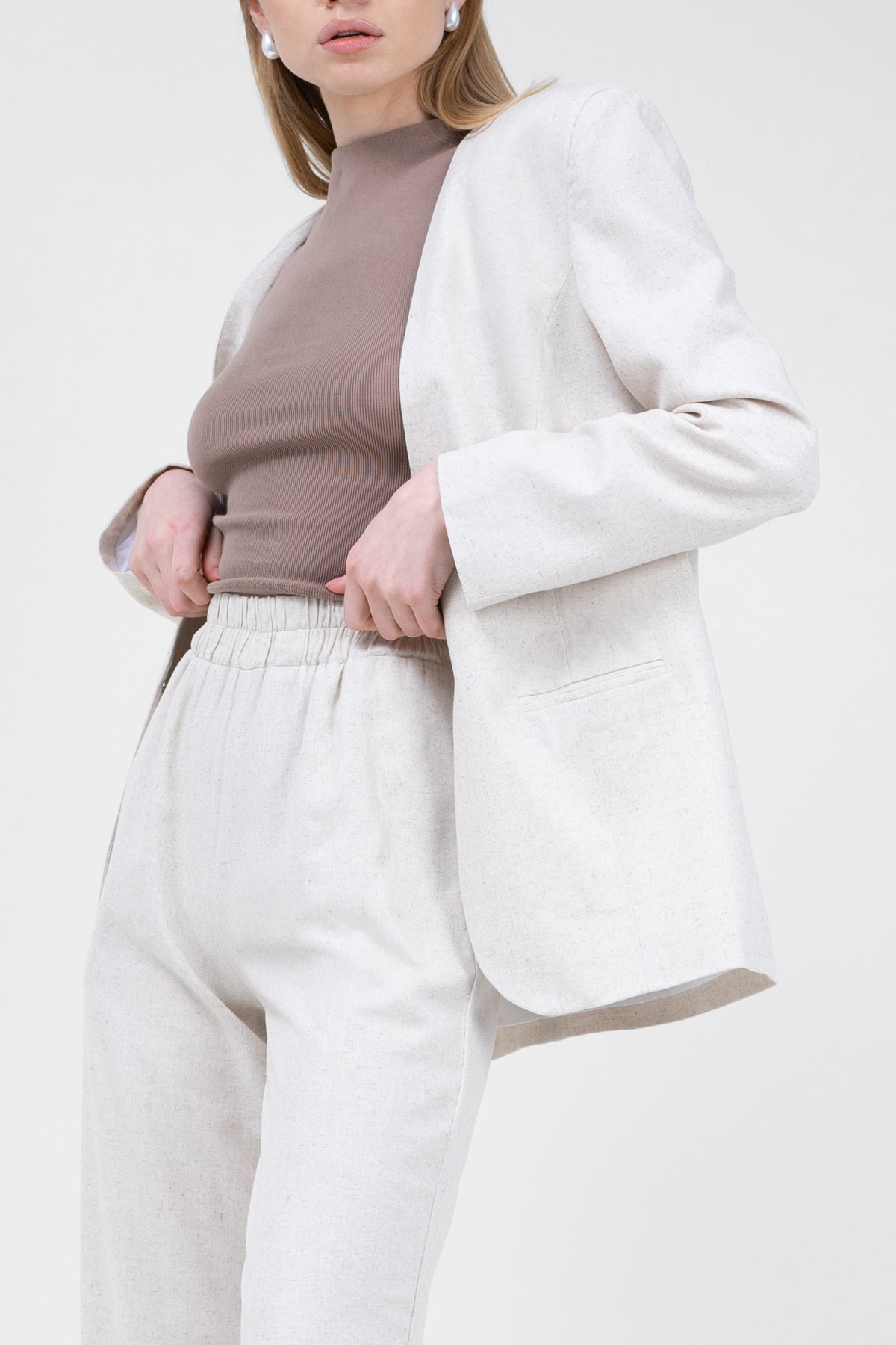 Costum ivoire de in cu sacou si pantaloni drepti