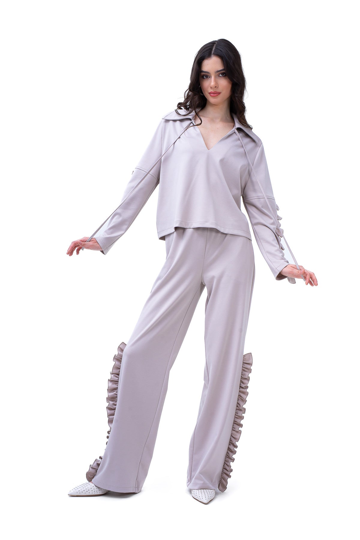 Grey Set With Blouse And Trousers With Ruffles