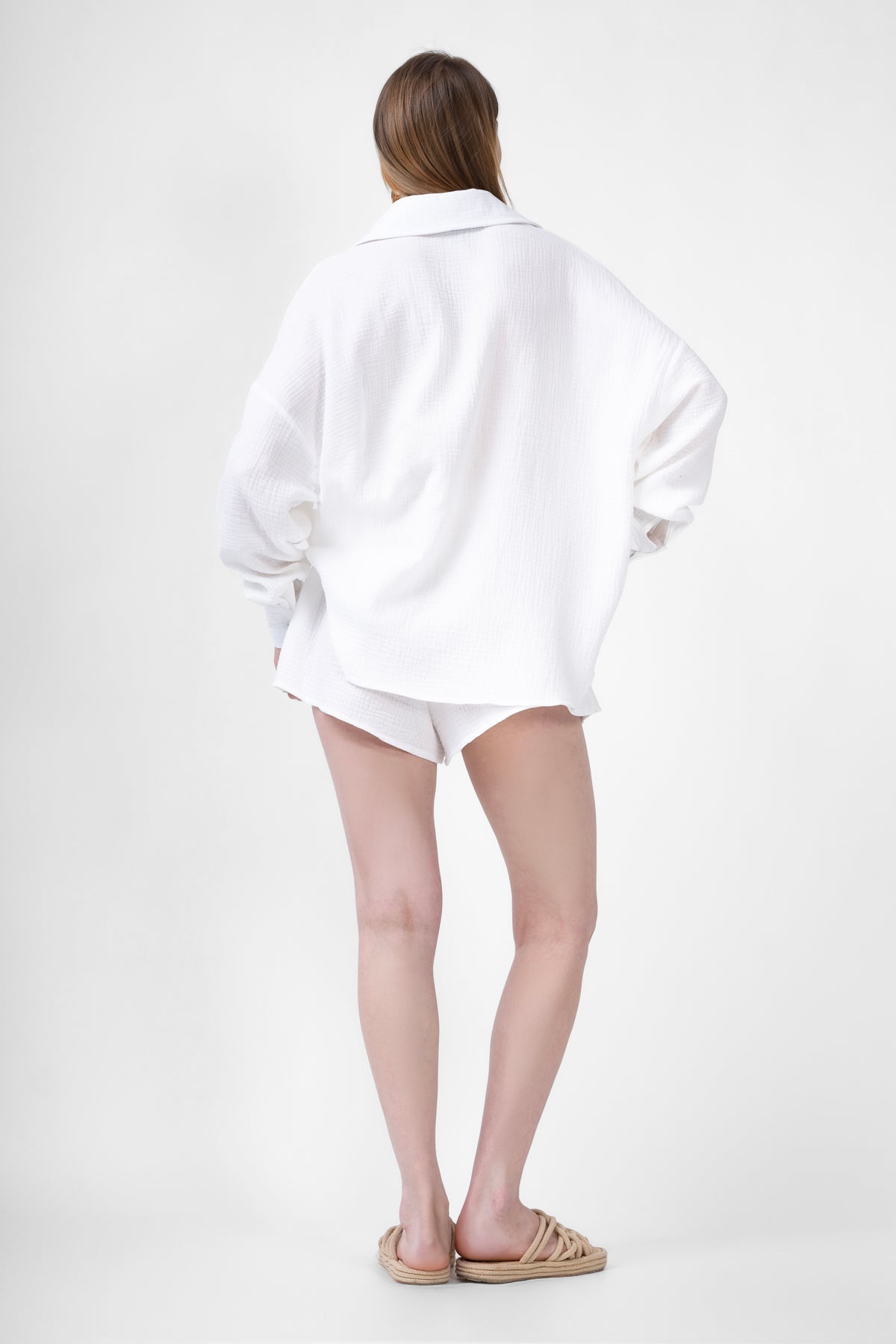 White Matching Set With Shirt And Shorts