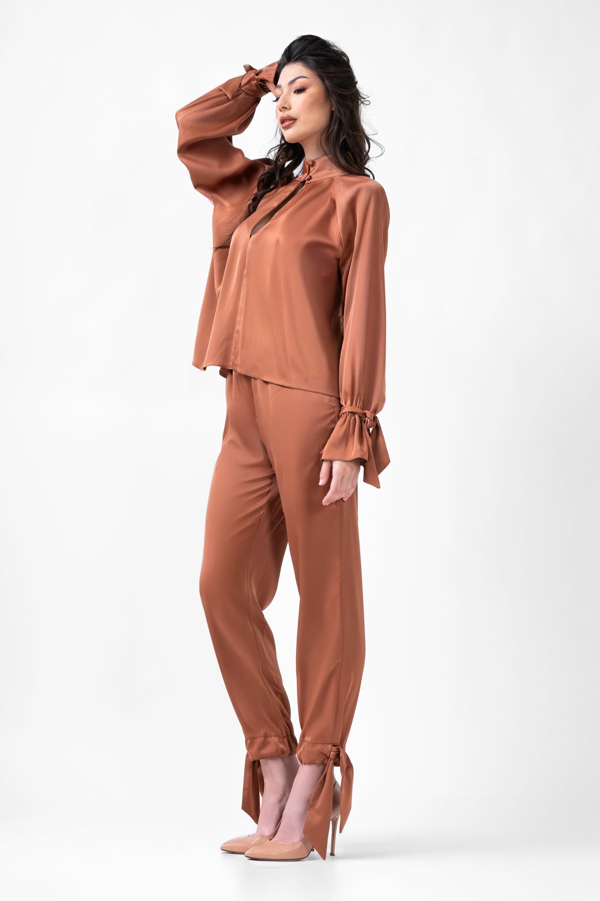 Camel Set With Blouse And Trousers With Bows