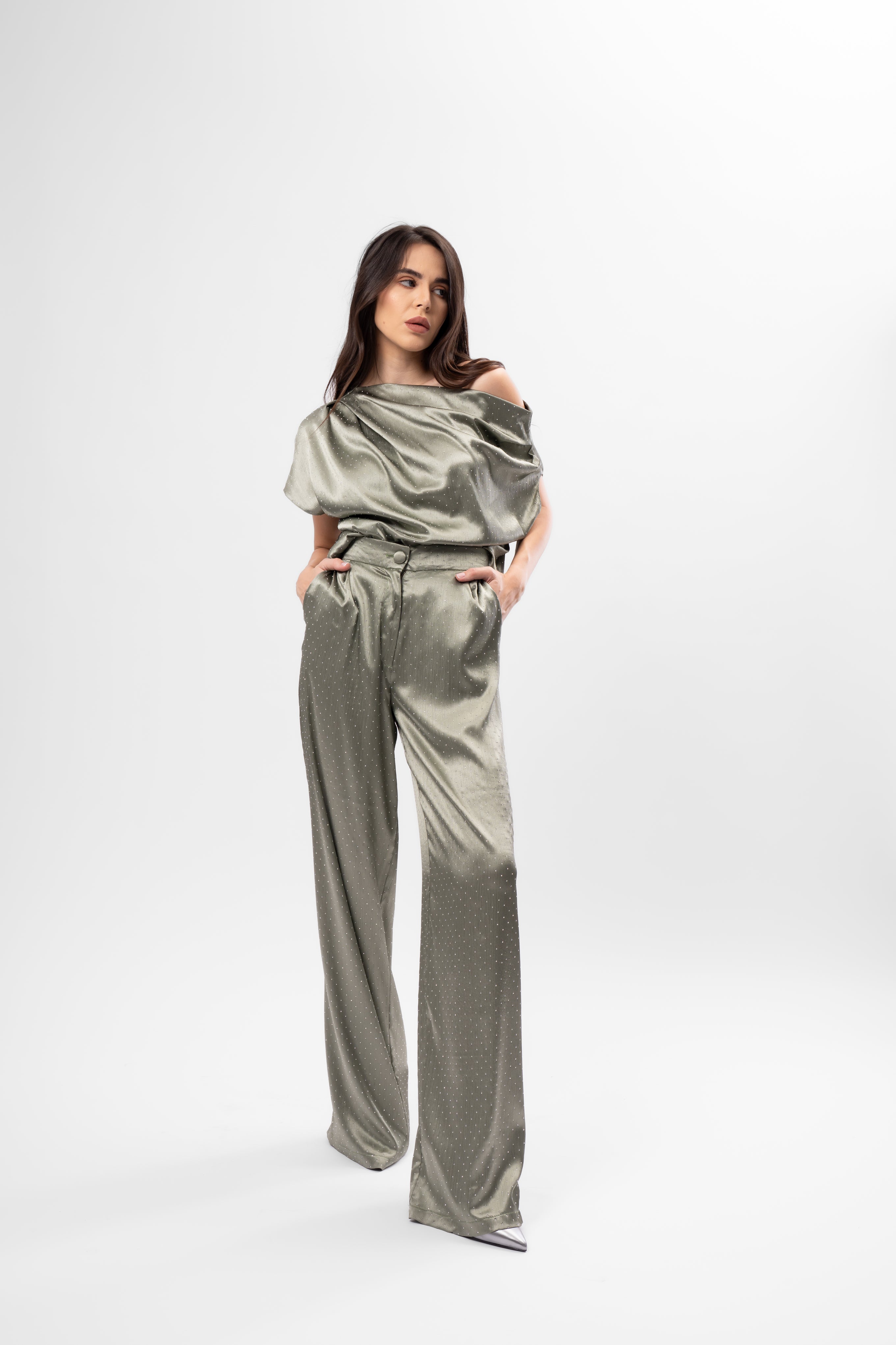 Set Khaki Metalizat cu Top Asimetric și Pantaloni Largi