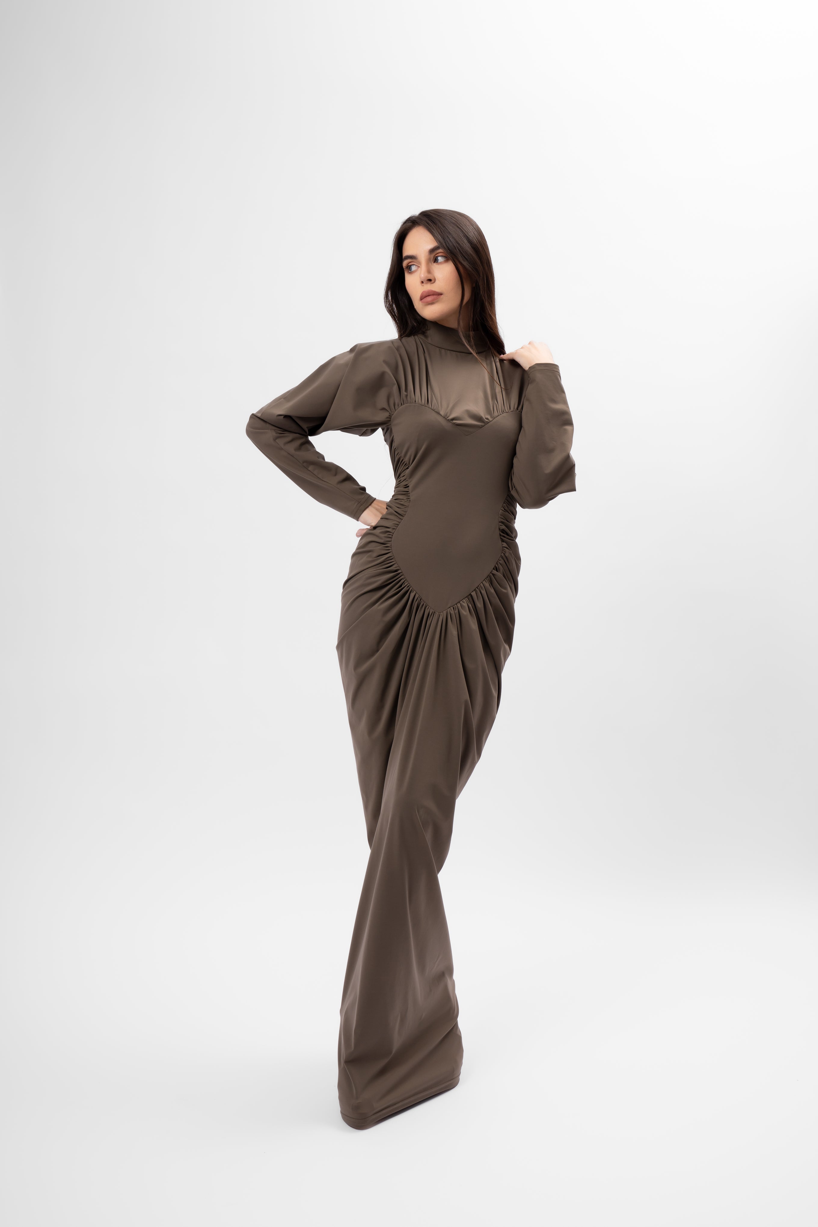 Rochie lungă kaki cu detaliu în formă de inimă