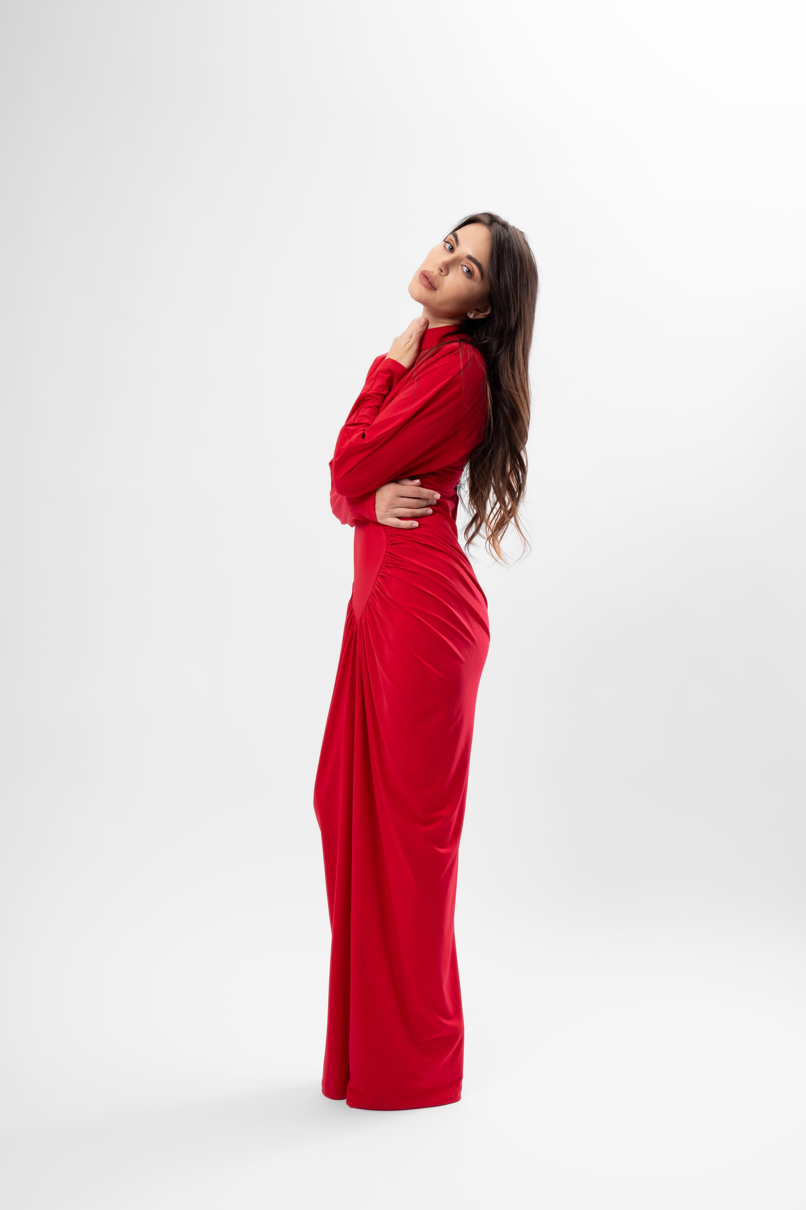 Rochie lungă roșie cu detaliu în formă de inimă