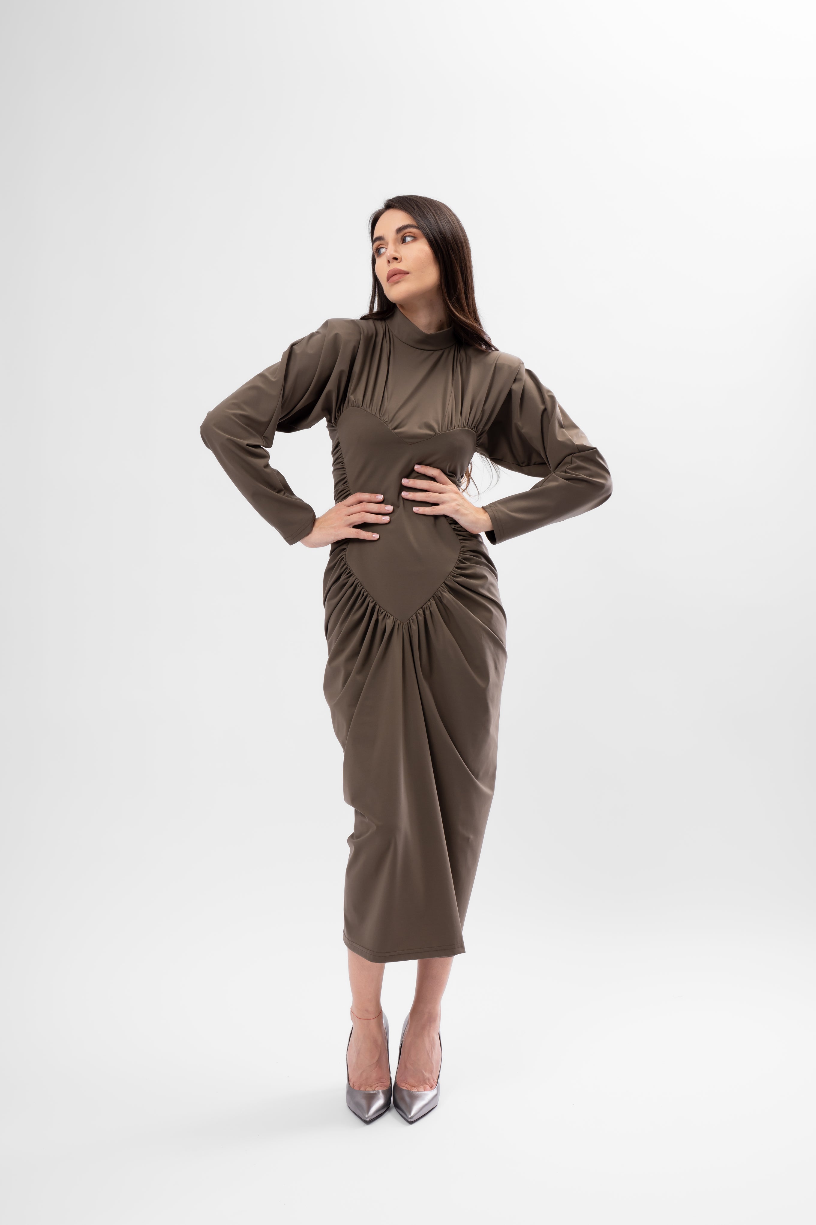 Rochie midi kaki cu detaliu în formă de inimă