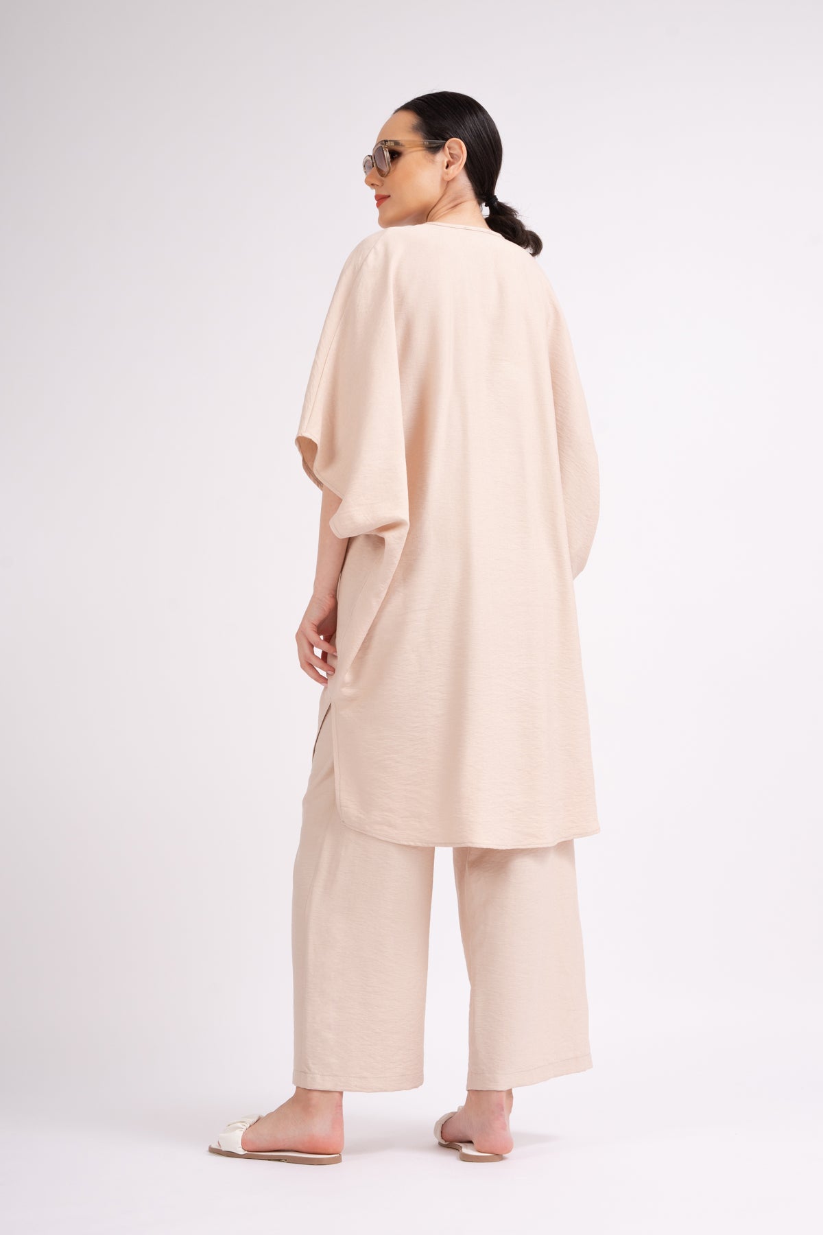 Set nude cu bluza si pantaloni culottes