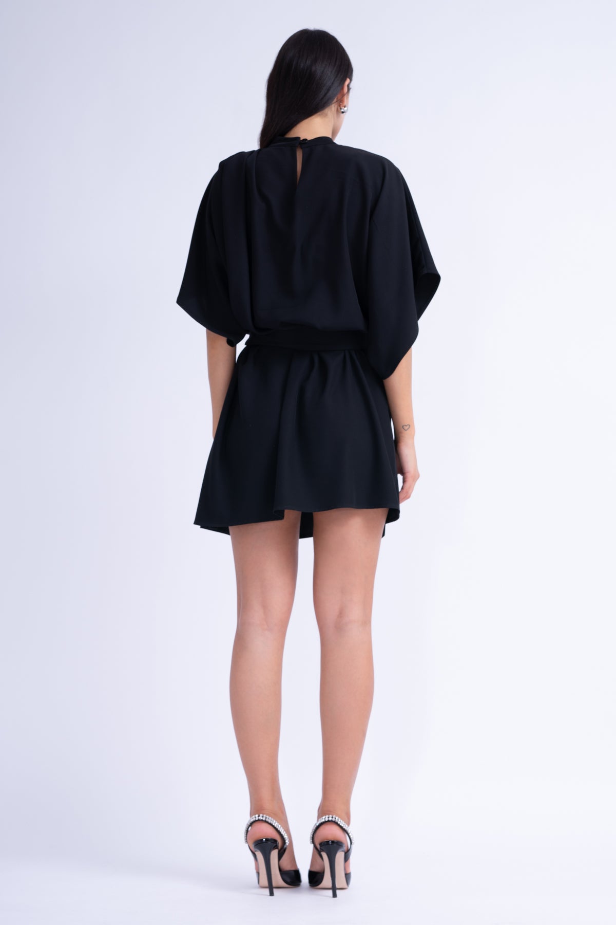 Rochie mini neagra cu pliuri si curea