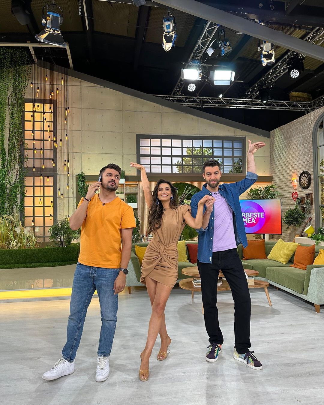 Rochie mini camel cu fronseuri