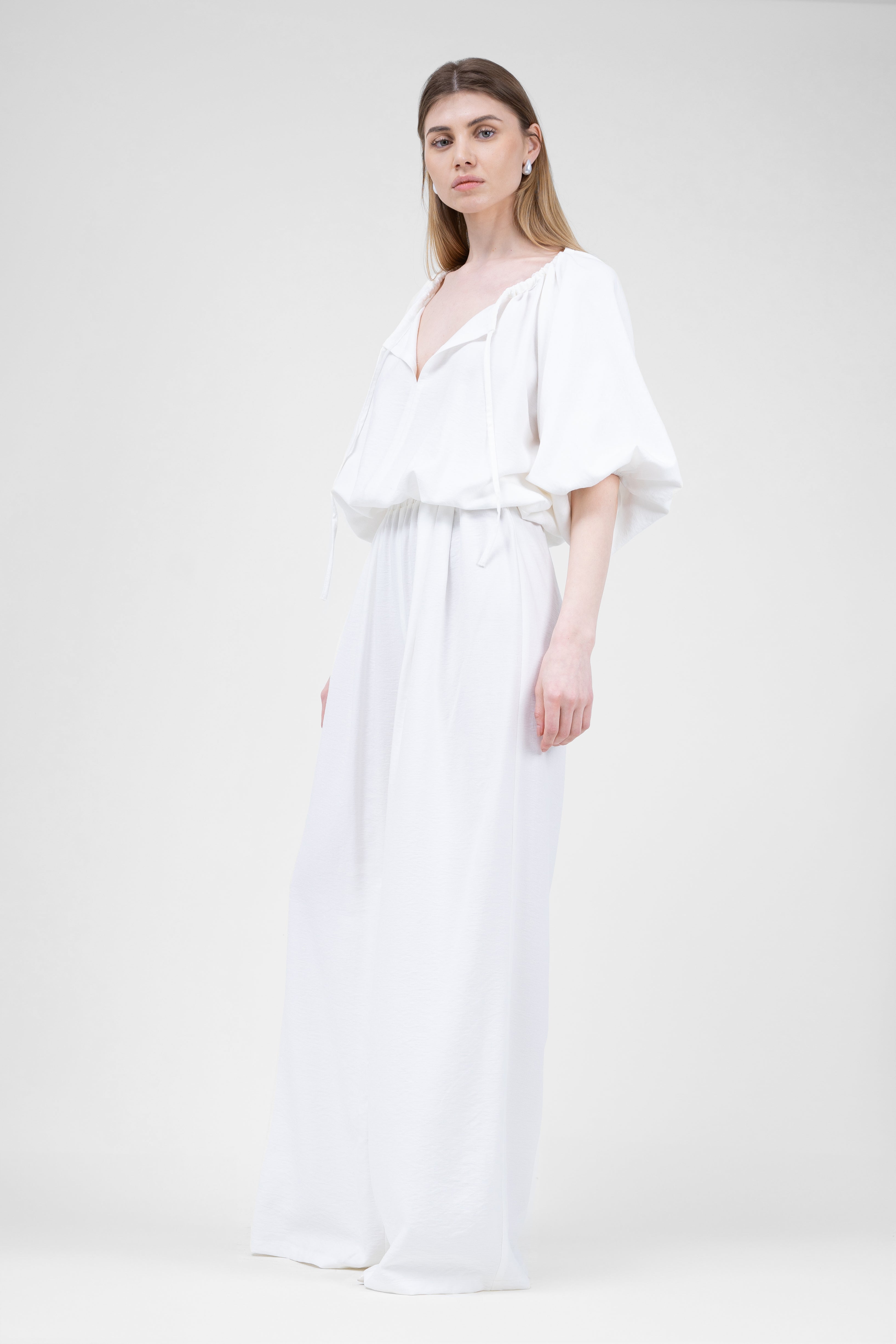 White Linen matching set with flowy blouse and wide leg trousers