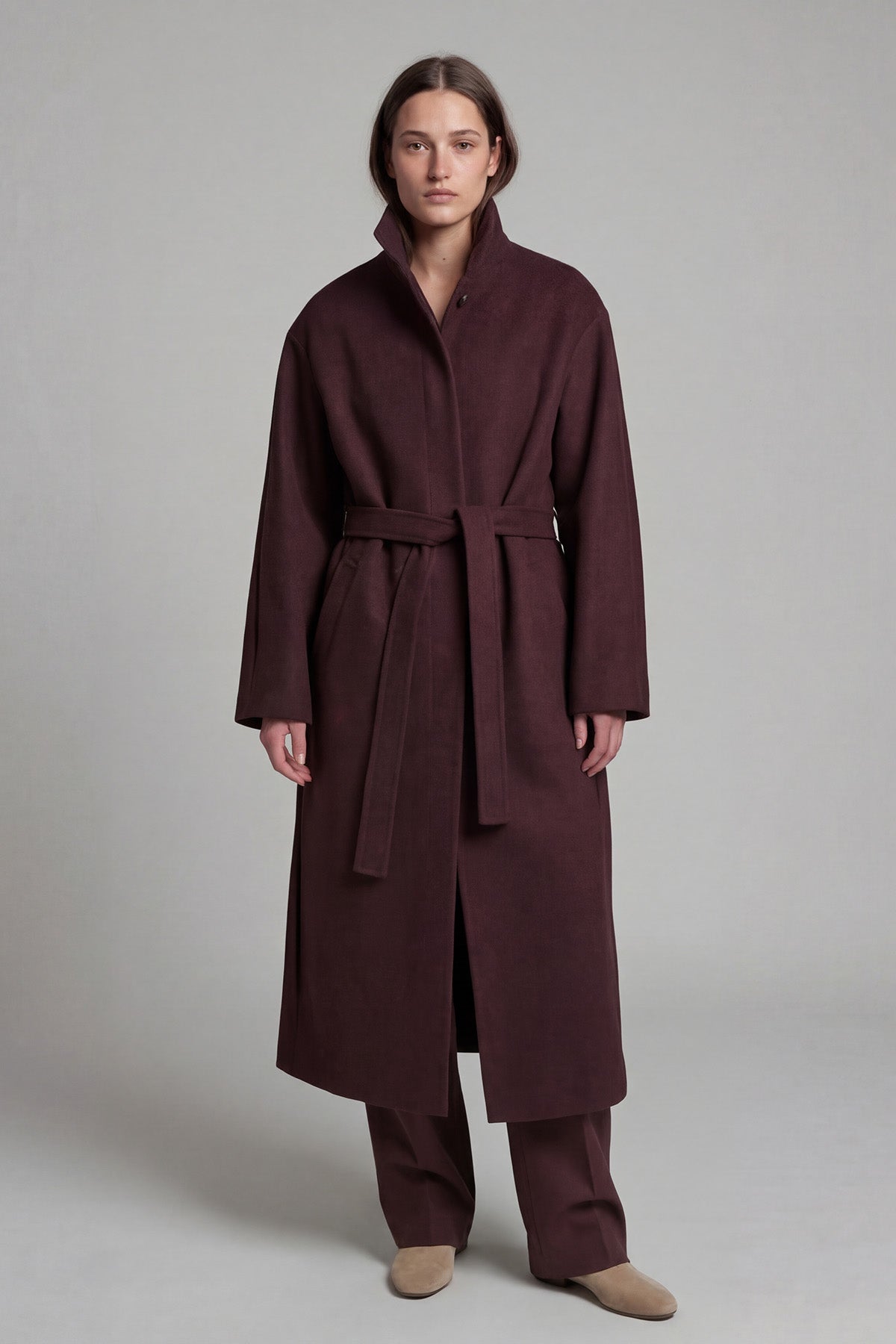 Palton lung maro cu guler înalt