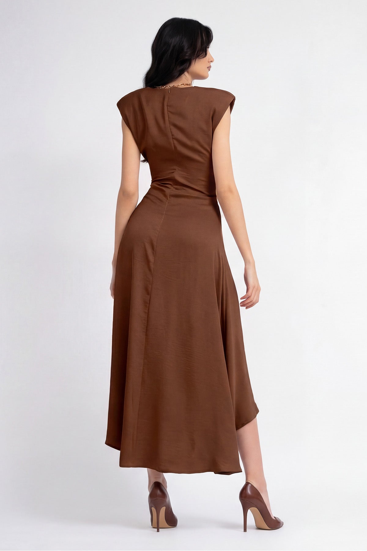 Midi Brown Dress With Oversized Shoulders And Slit