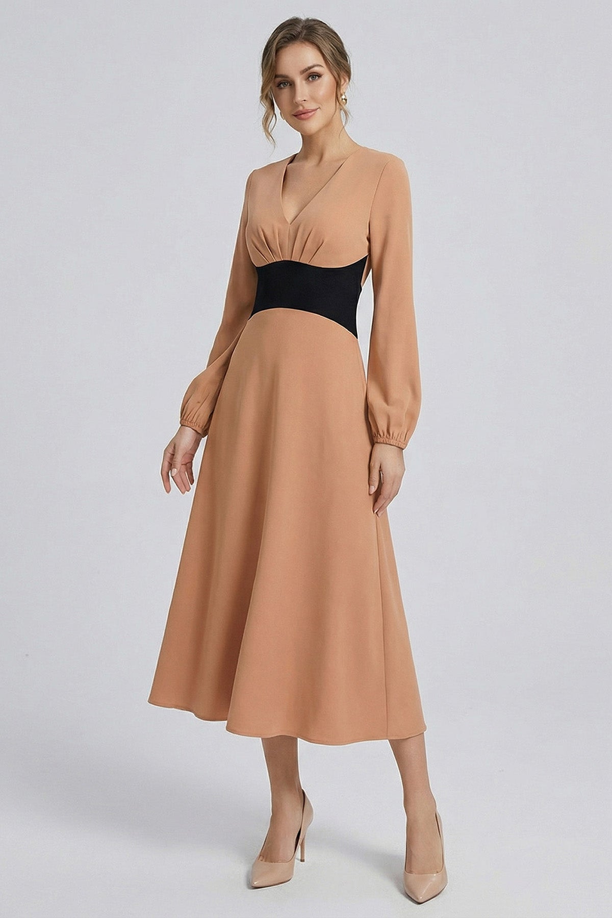 Rochie elegantă camel cu talie accentuată