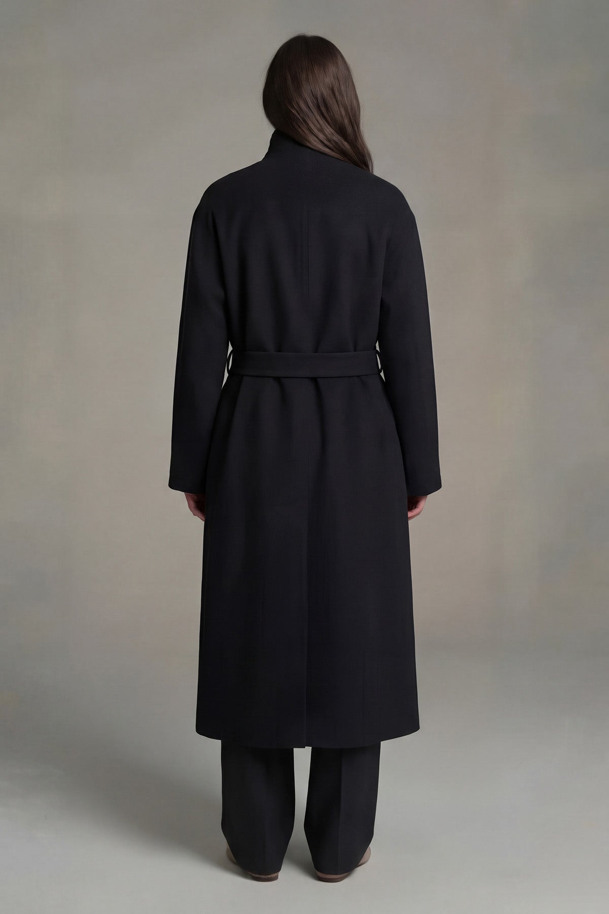 Palton lung negru cu guler înalt