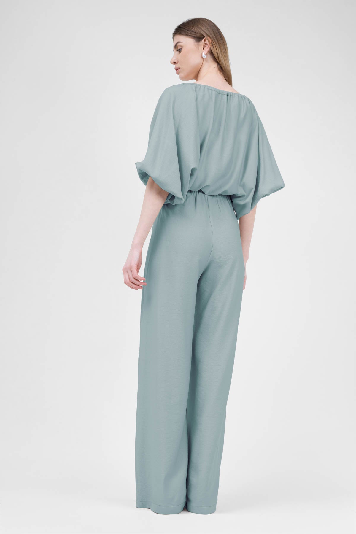 Mint Linen matching set with flowy blouse and wide leg trousers