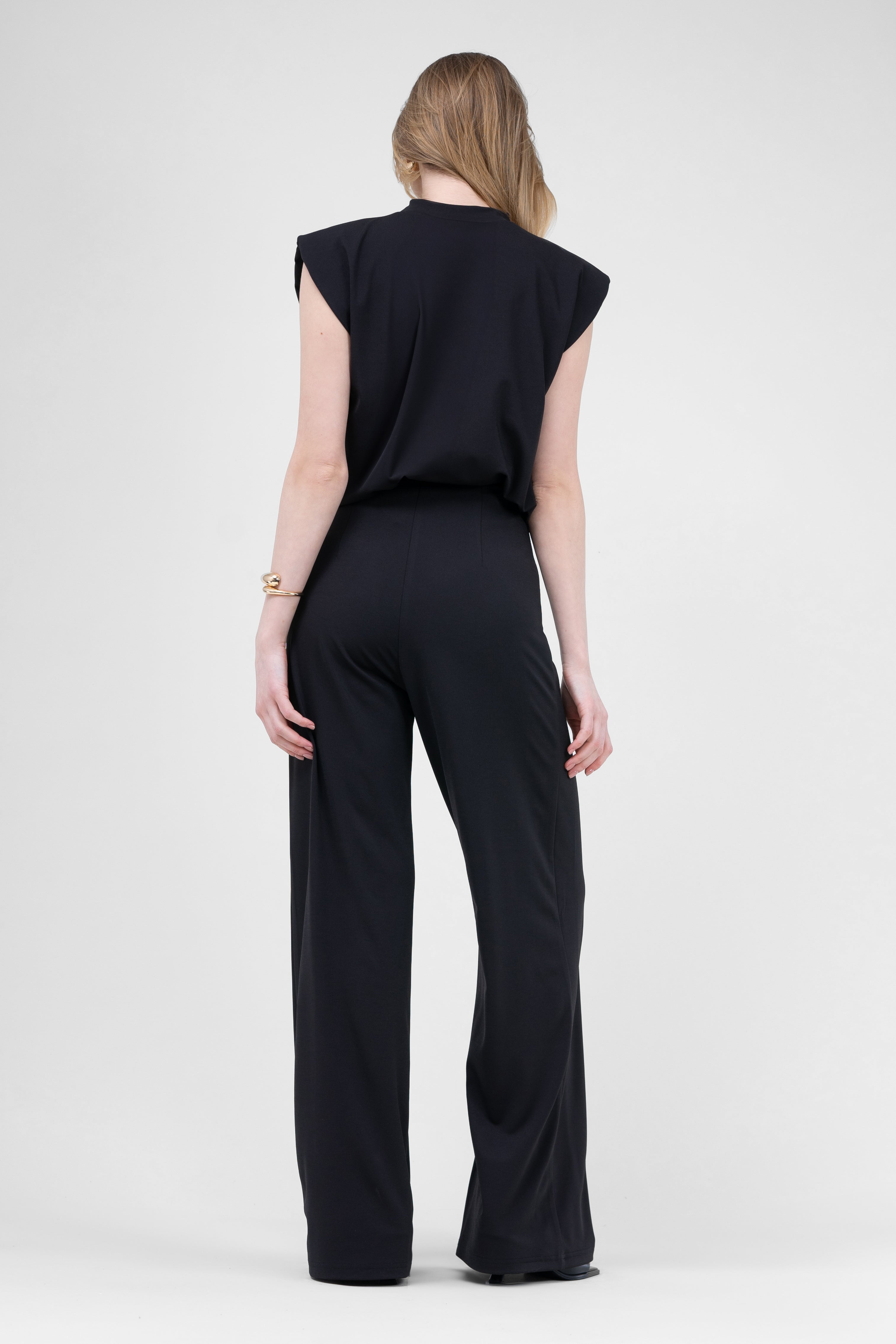 Set negru cu tricou si pantaloni wide leg asimetrici