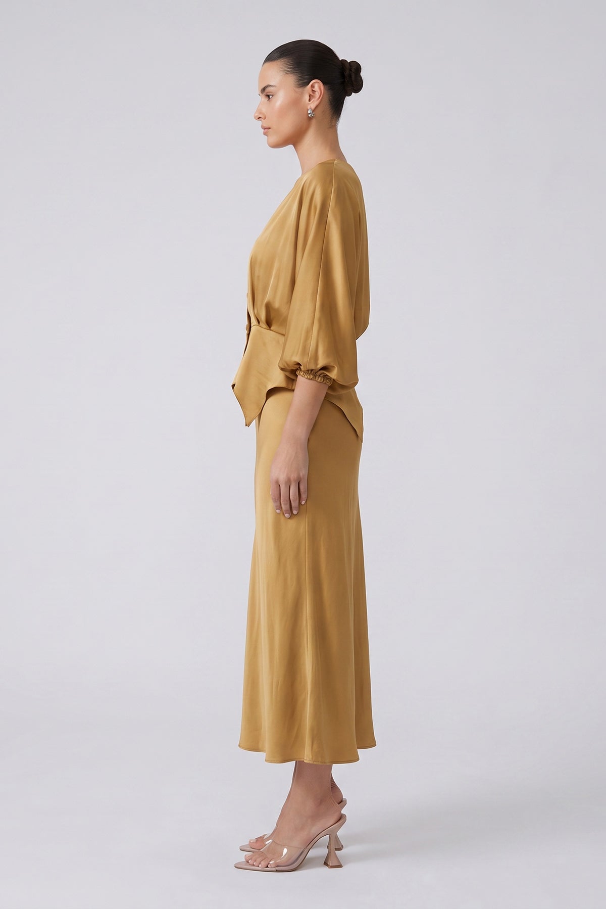 Set Satinat din Vâscoză cu Bluză Peplum și Fustă Midi