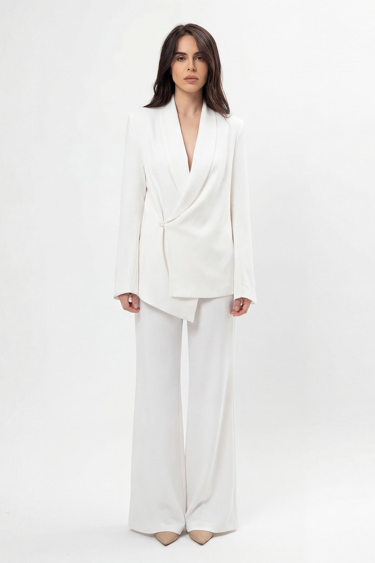 Set alb cu sacou petrecut și pantaloni flared