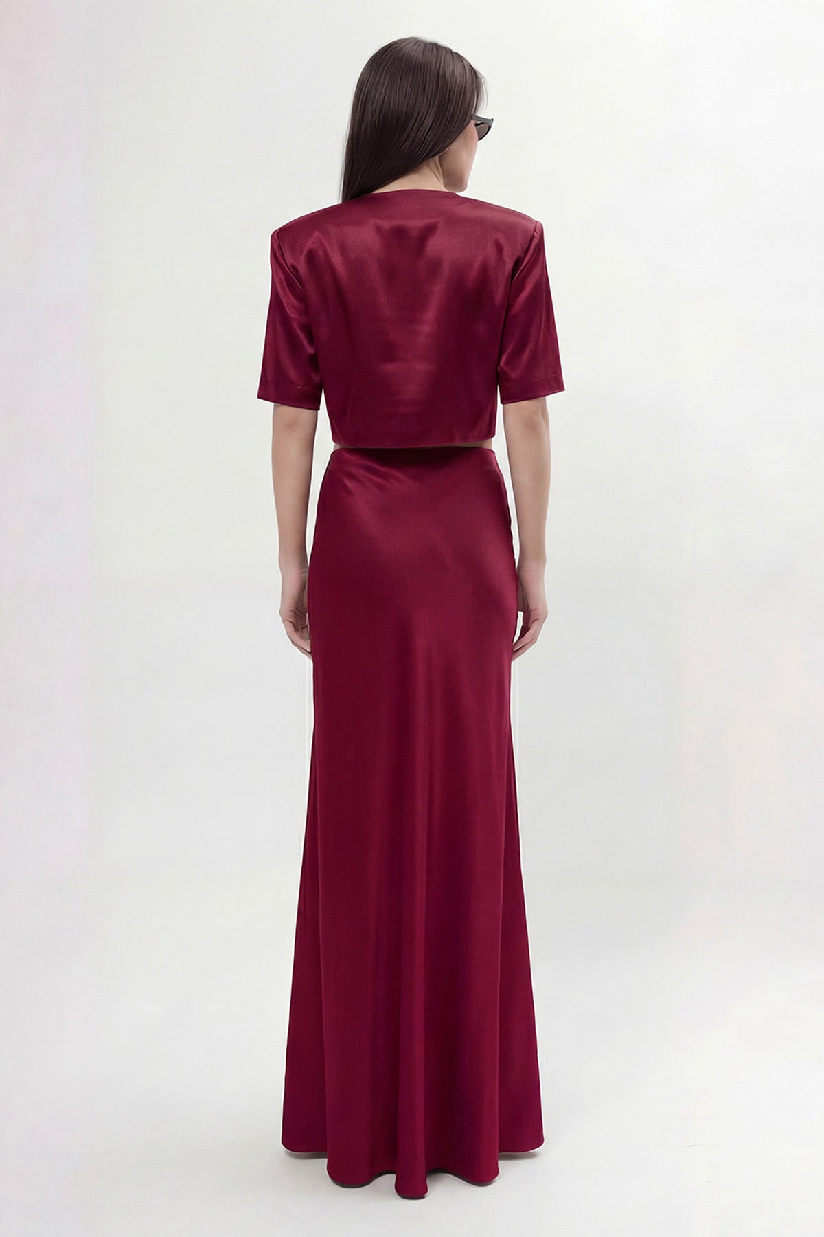 Set elegant burgundy – bluză cu decupaj și fustă lungă