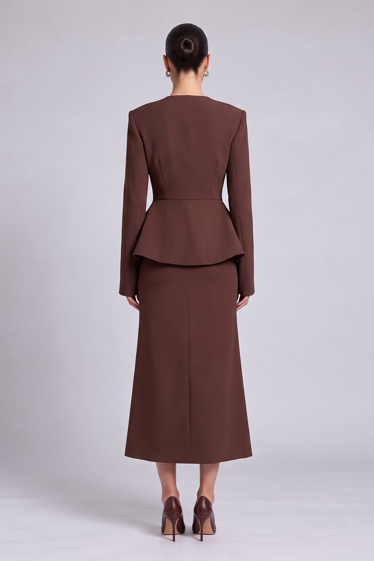 Set maro cu sacou structurat peplum și fustă midi A-line