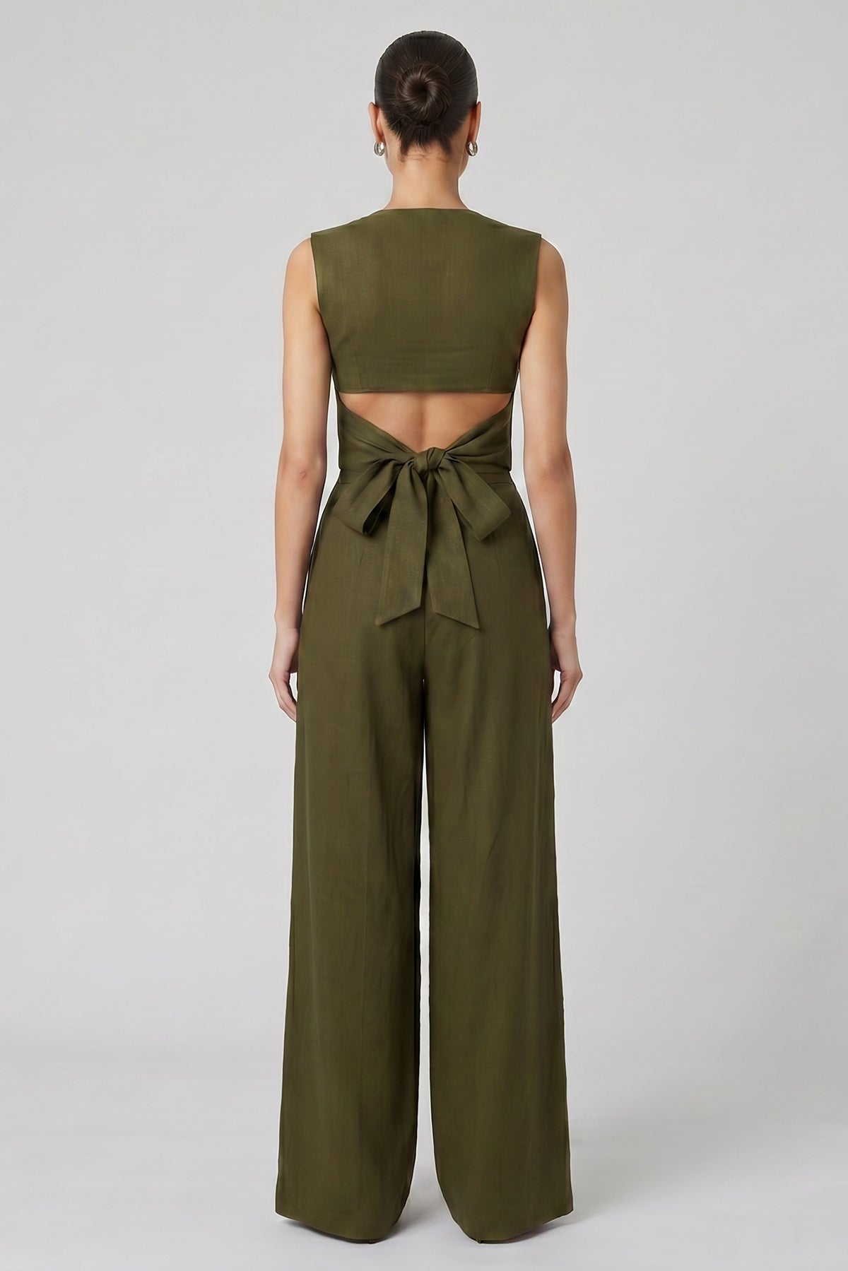 Green Linen Set with Fitted Vest and Wide-Leg Trousers