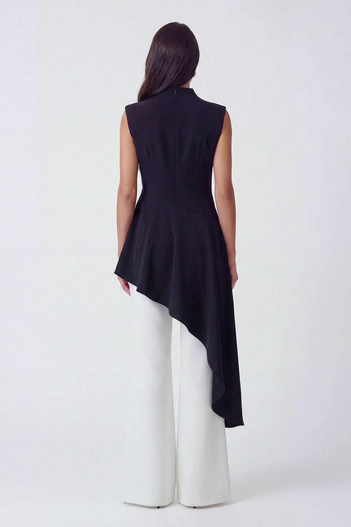 Set Contrast Chic - Top Asimetric Negru cu Pantaloni Flared Albi