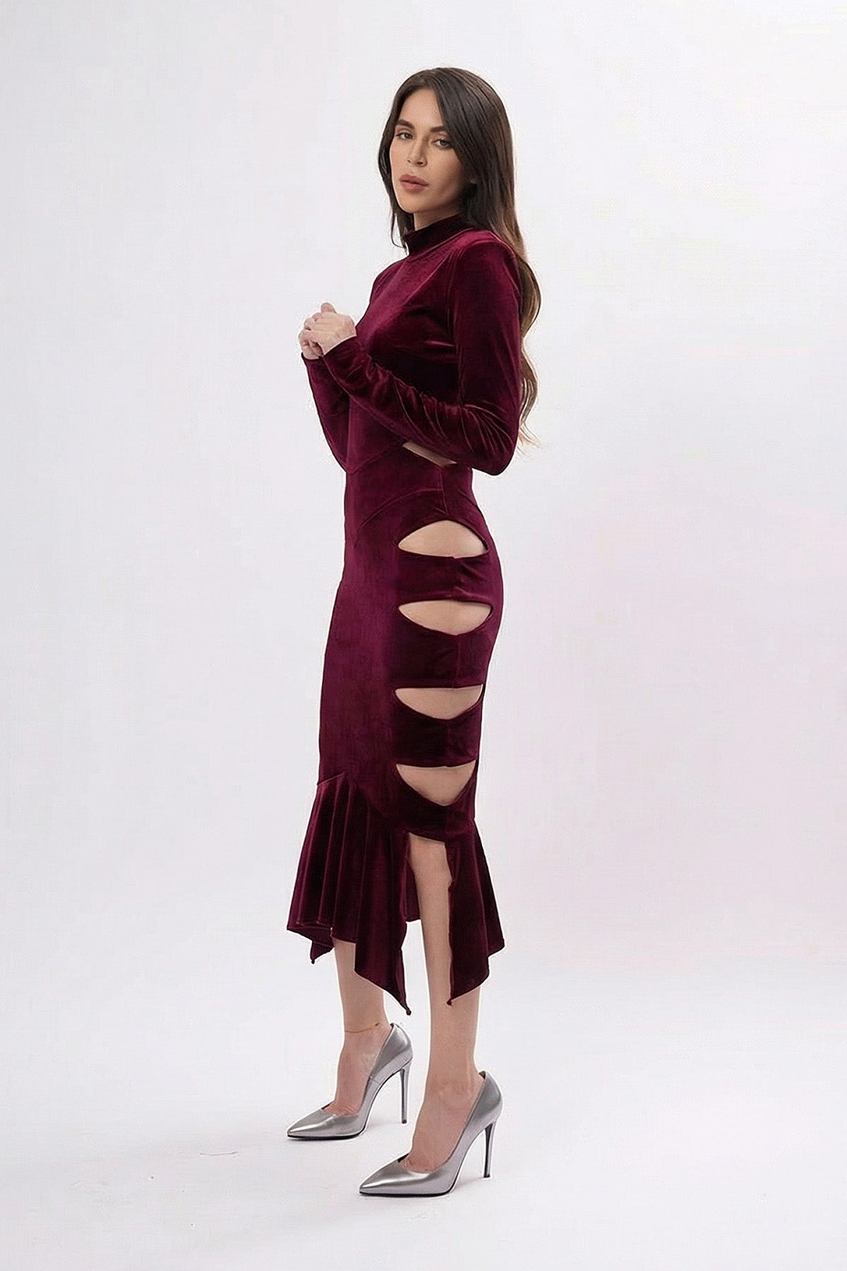 Rochie Burgundy din Catifea Midi cu Decupaje și Volan Asimetric