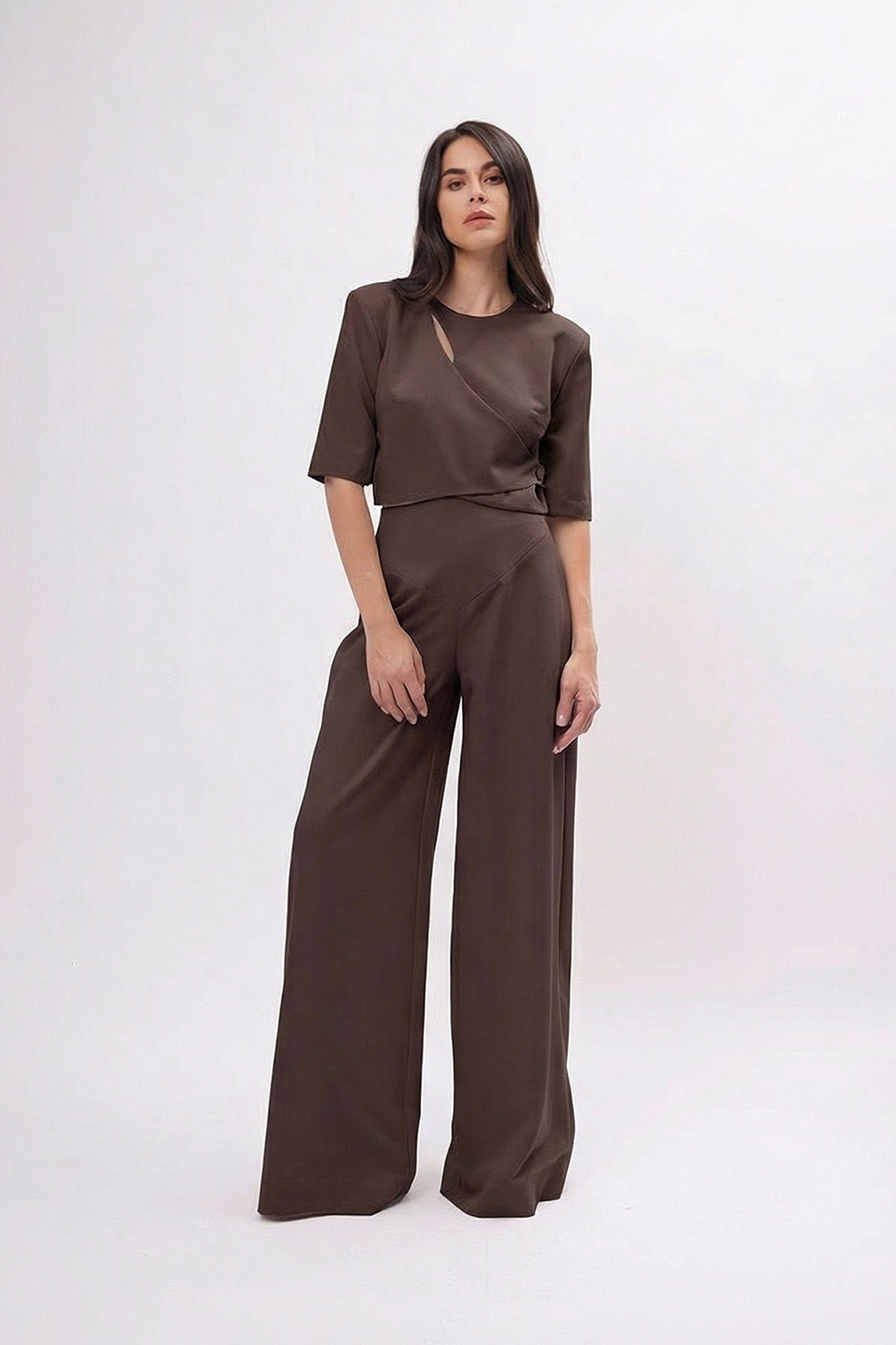 Set Maro cu Top cu Decupaje și Pantaloni Palazzo