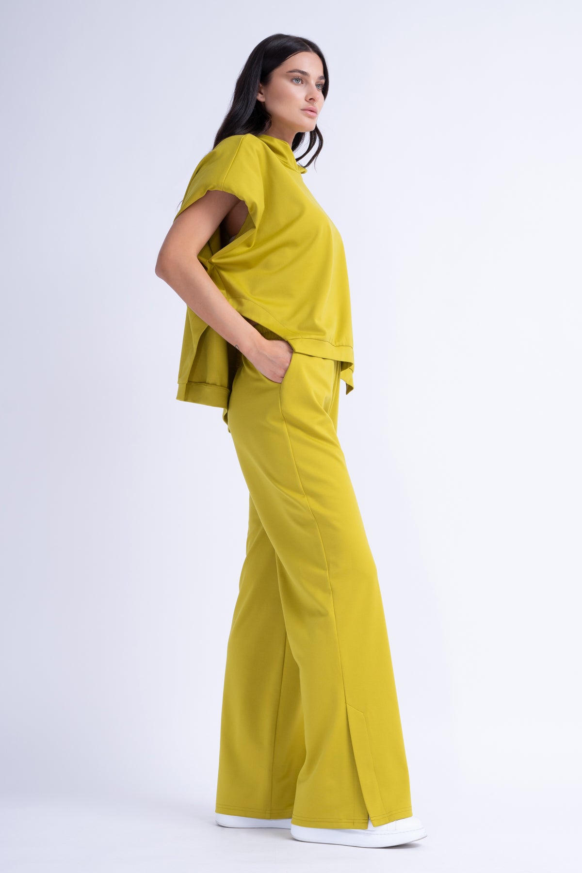 Set Lime cu Hanirac tip Vesta si Pantaloni Wide Leg cu Slituri Laterale