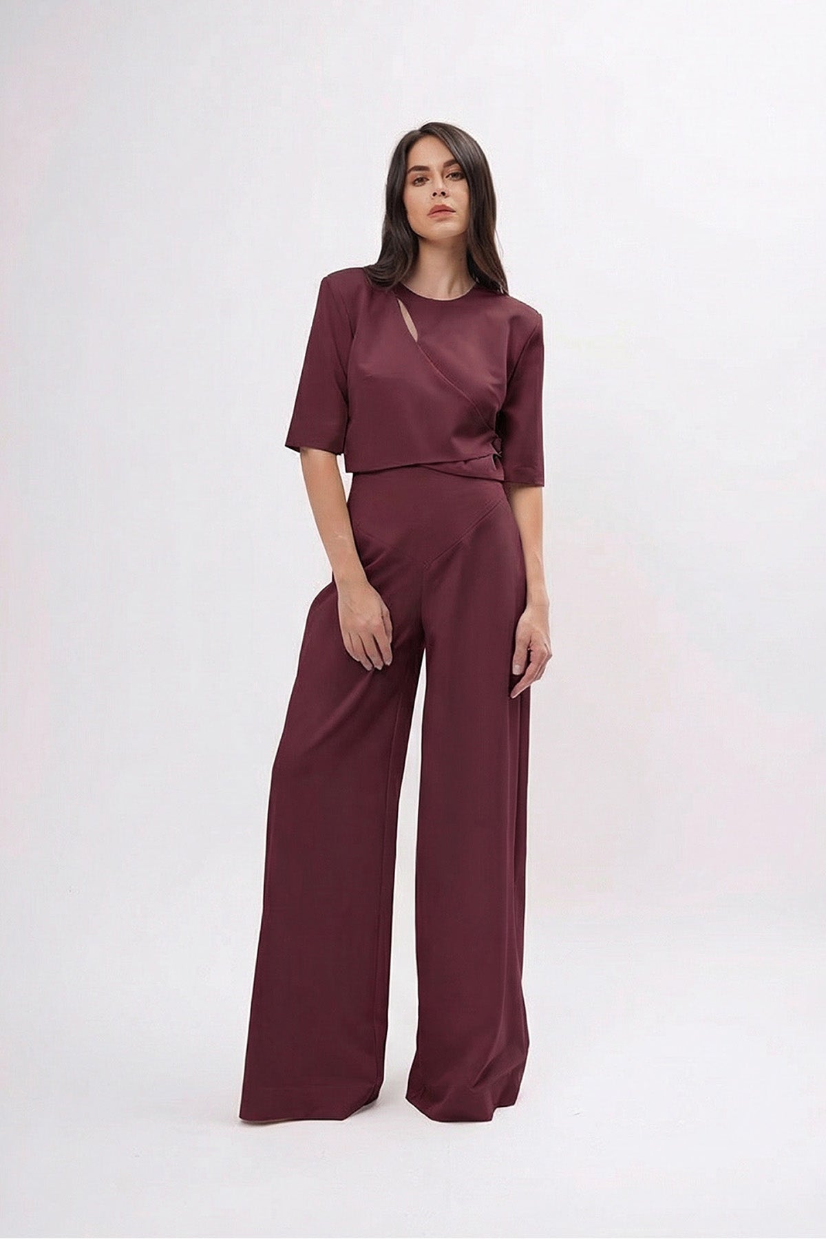 Set Burgundy cu Top cu Decupaje și Pantaloni Palazzo