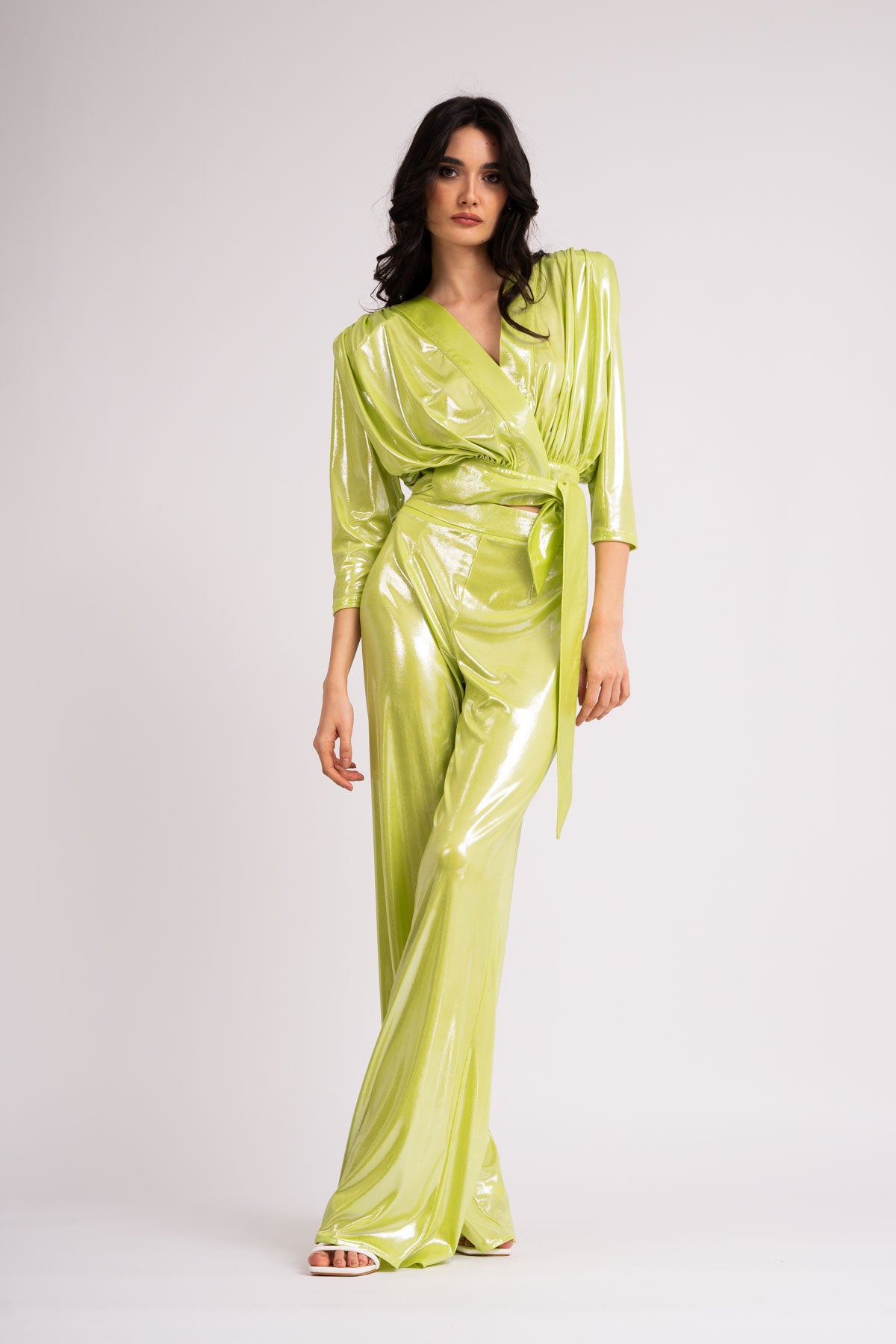 Set lime metalizat cu top si pantaloni wide leg