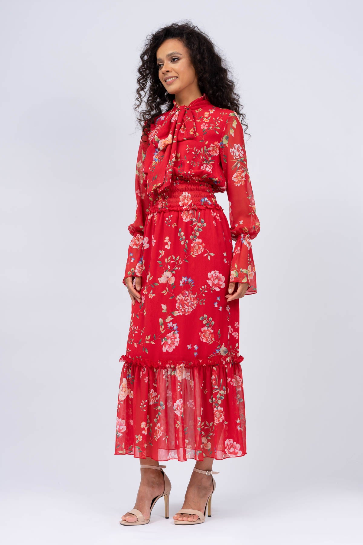 Rochie maxi din voal printat cu flori rosii