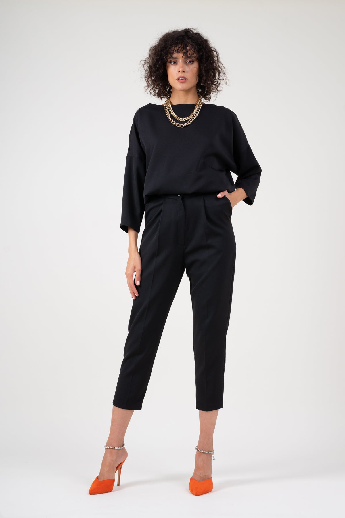 Black set with blouse and cropped trousers