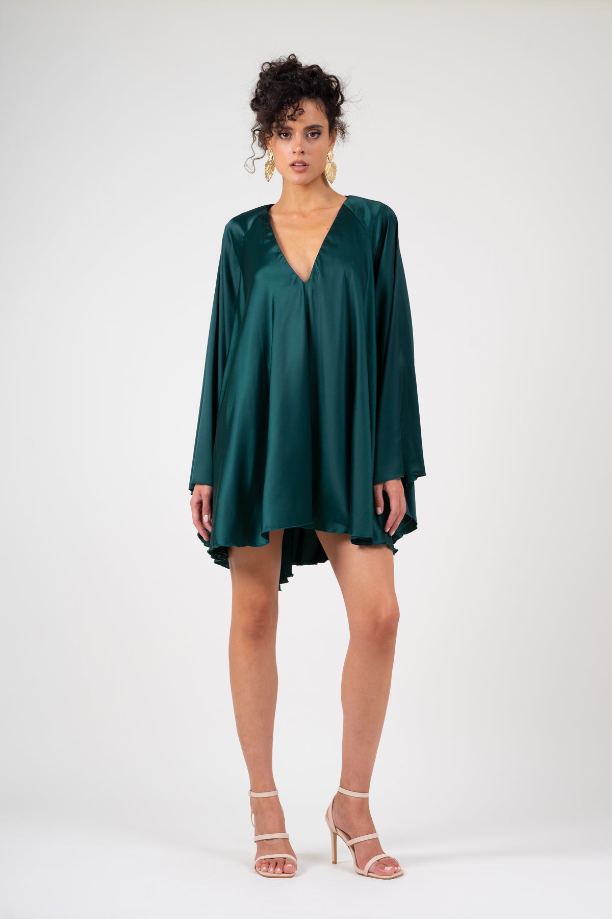 Emerald green backless fluid dress