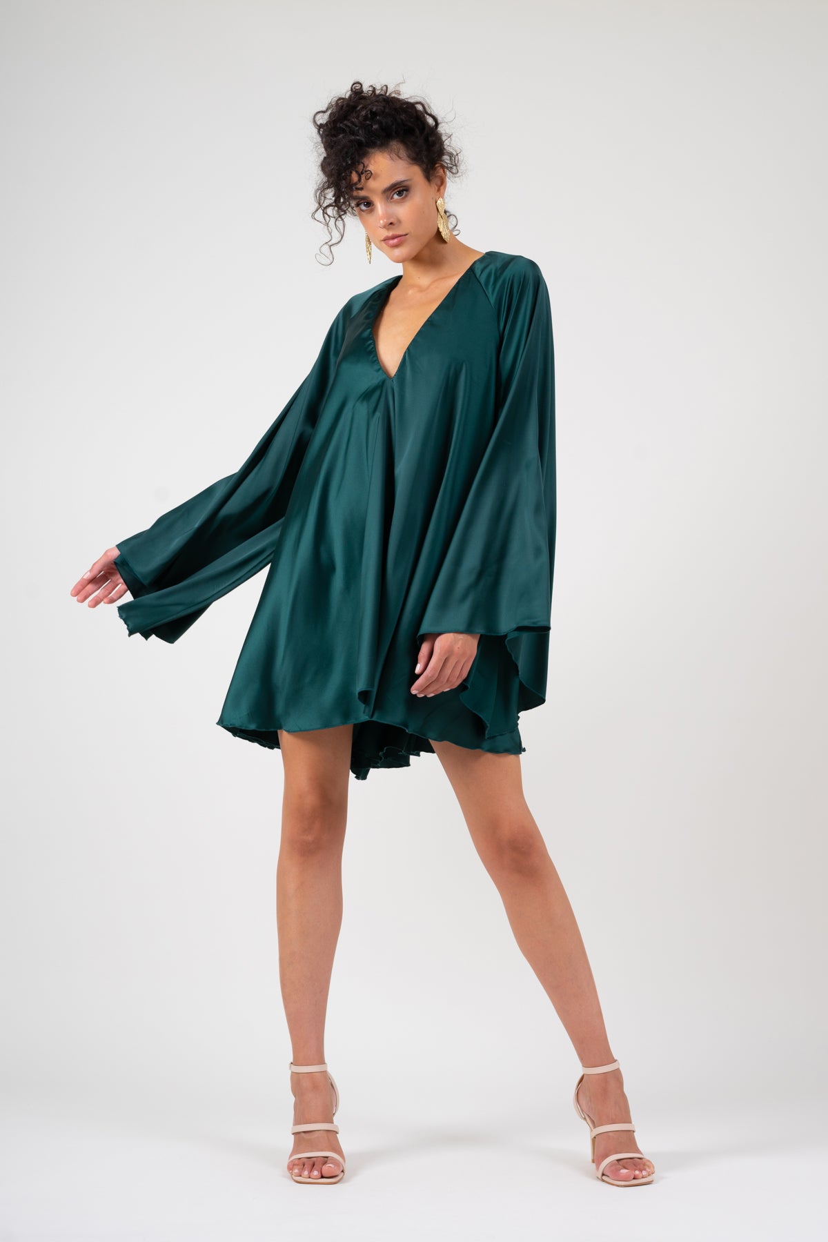 Emerald green backless fluid dress