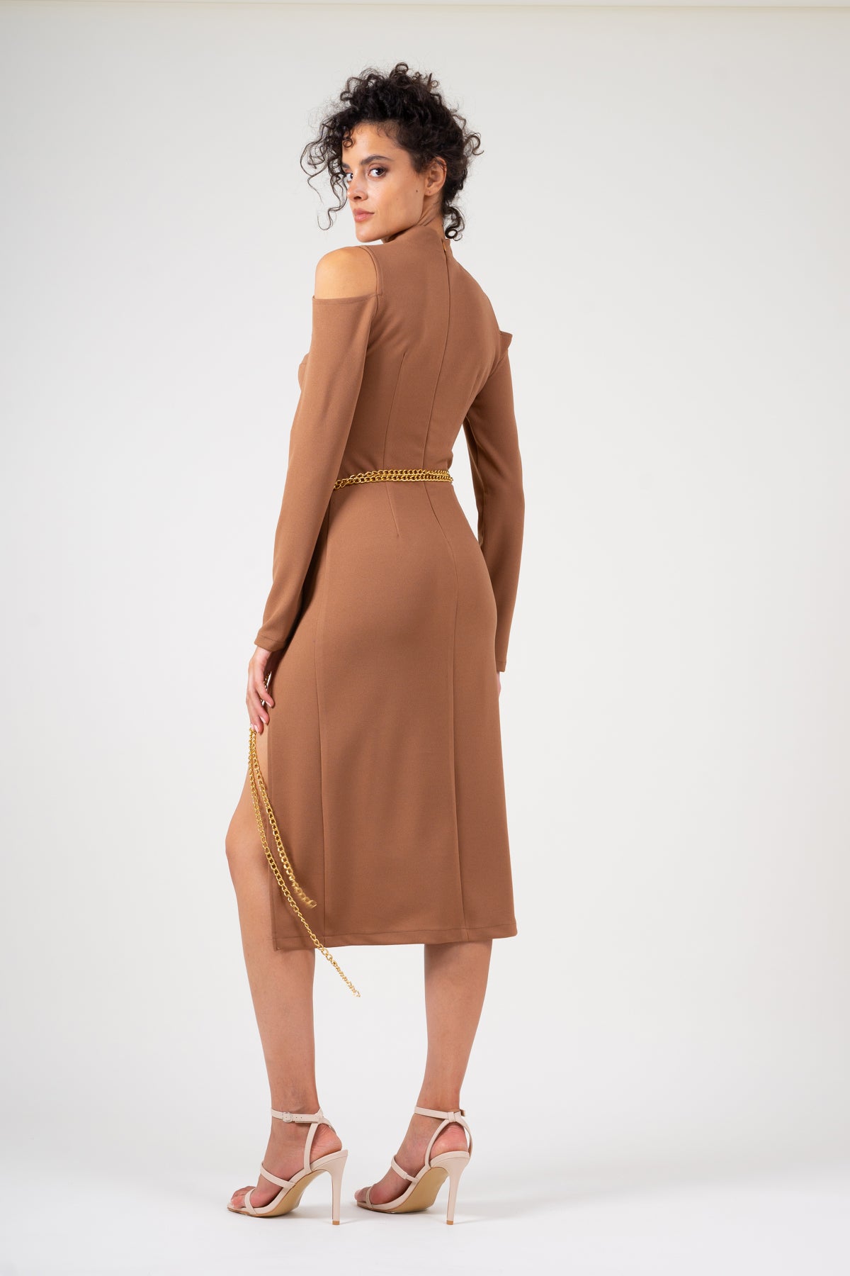 Slim cut-out-shoulders dress in camel