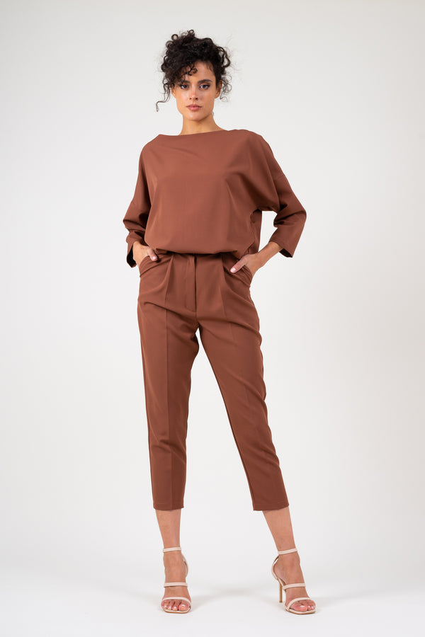 Bronze set with blouse and cropped trousers