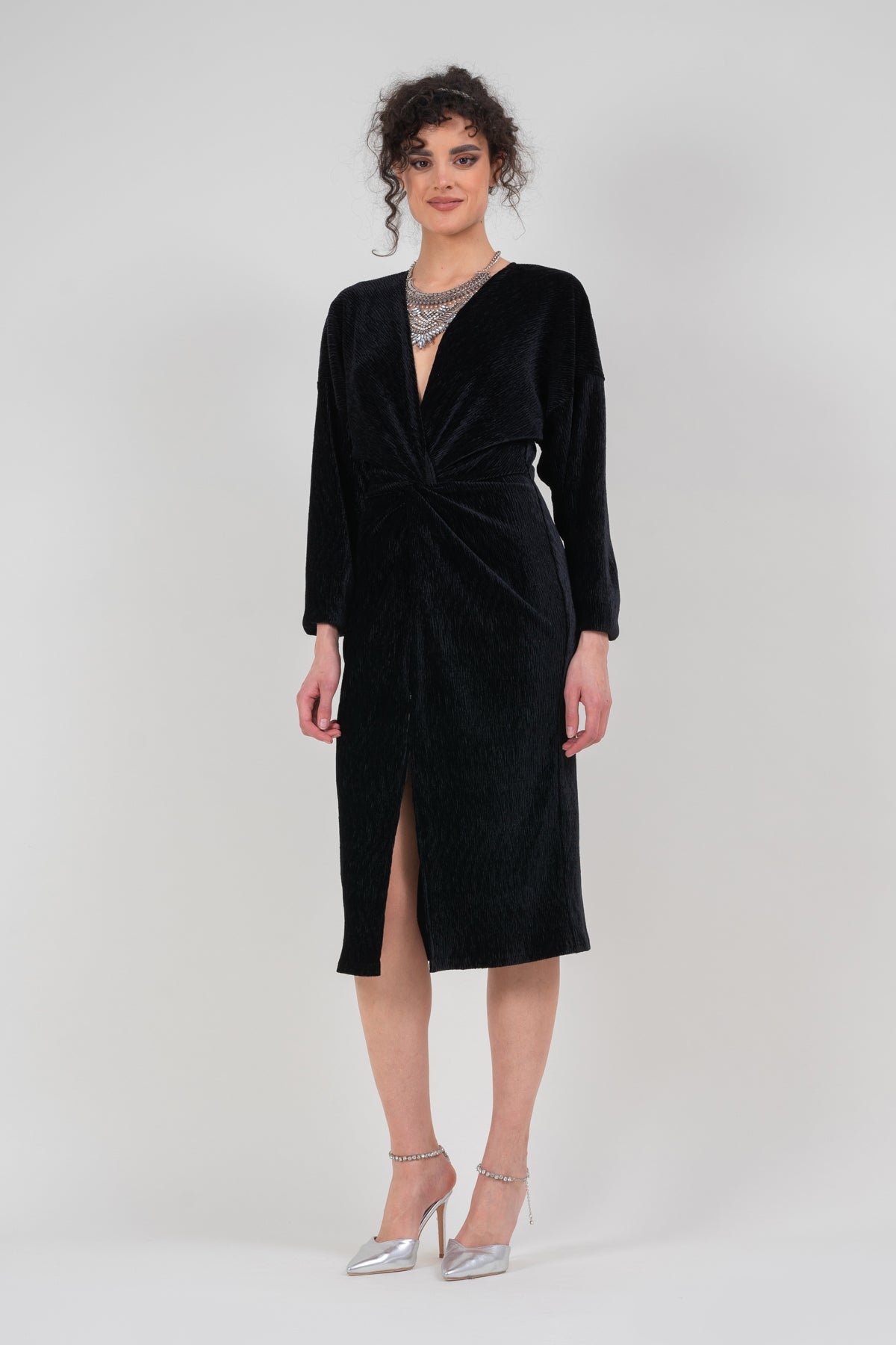 Rochie neagra din catifea cu nod