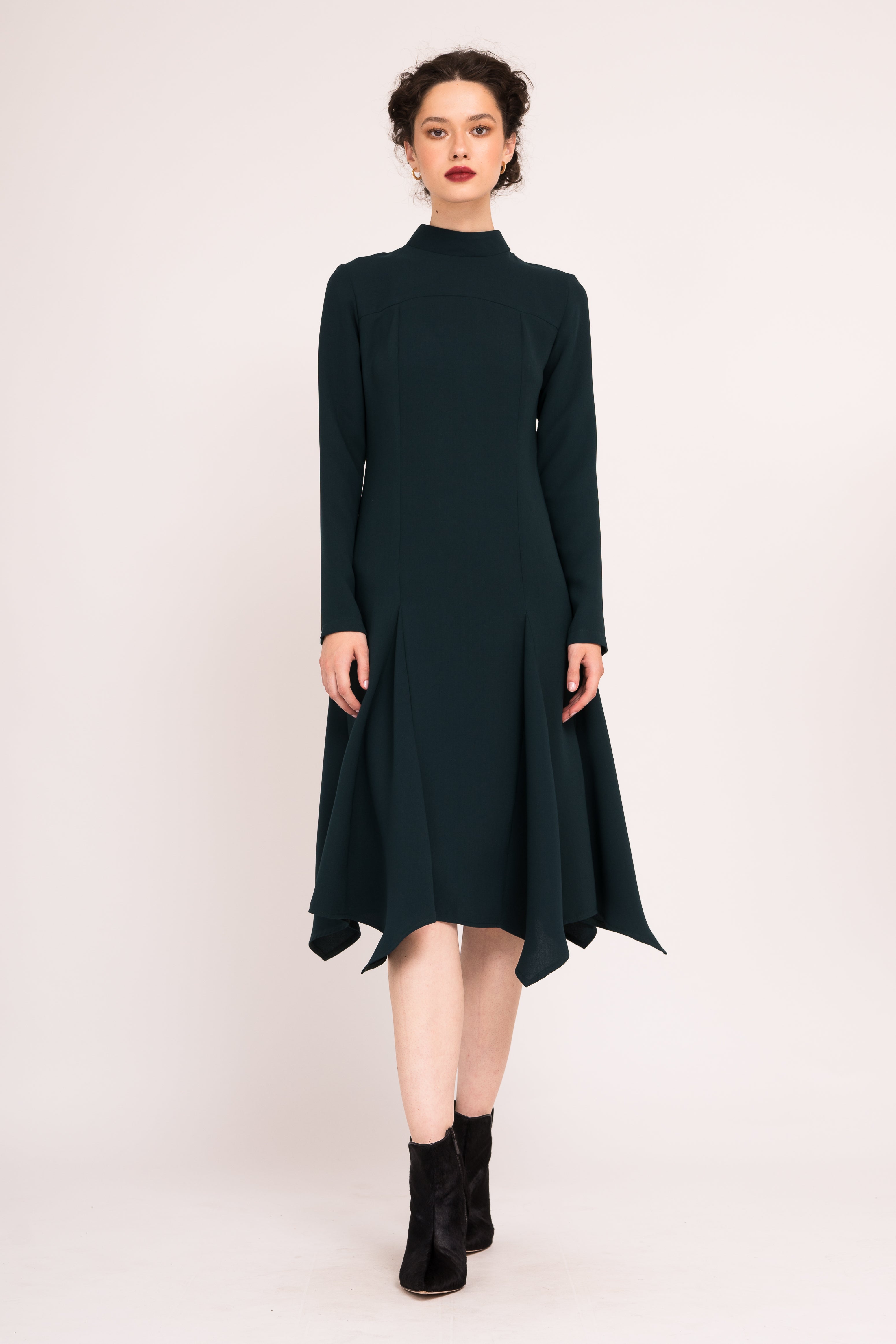 Rochie evazata verde cu maneci lungi si clini